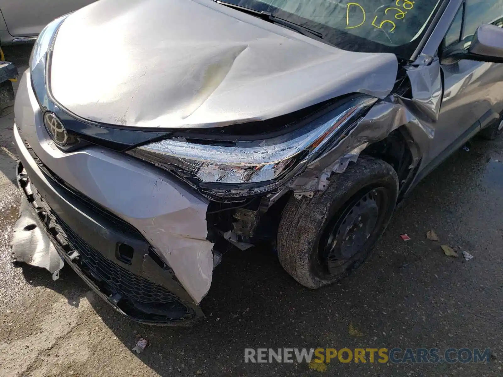 9 Photograph of a damaged car JTNKHMBX6L1070843 TOYOTA C-HR 2020