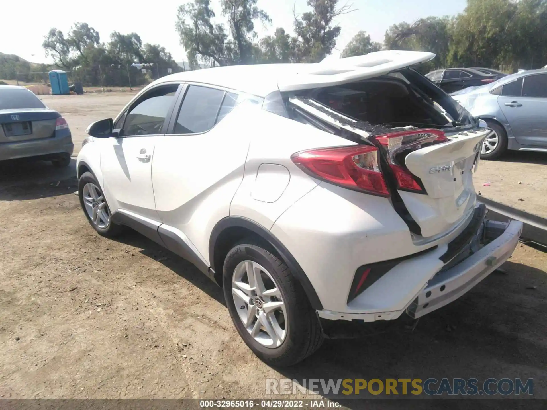 3 Photograph of a damaged car JTNKHMBX6L1073063 TOYOTA C-HR 2020