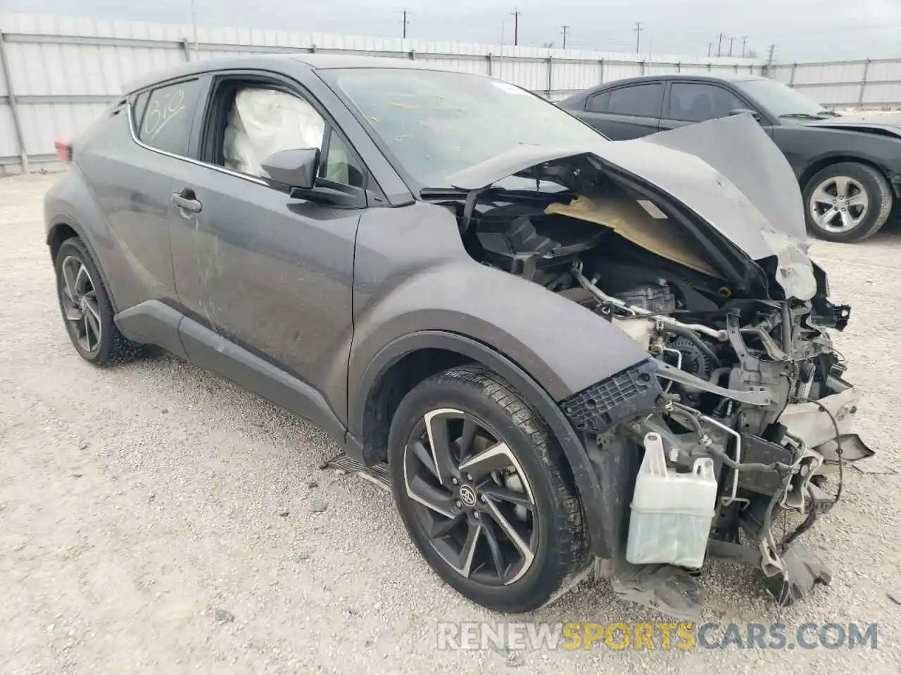 4 Photograph of a damaged car JTNKHMBX6L1076805 TOYOTA C-HR 2020