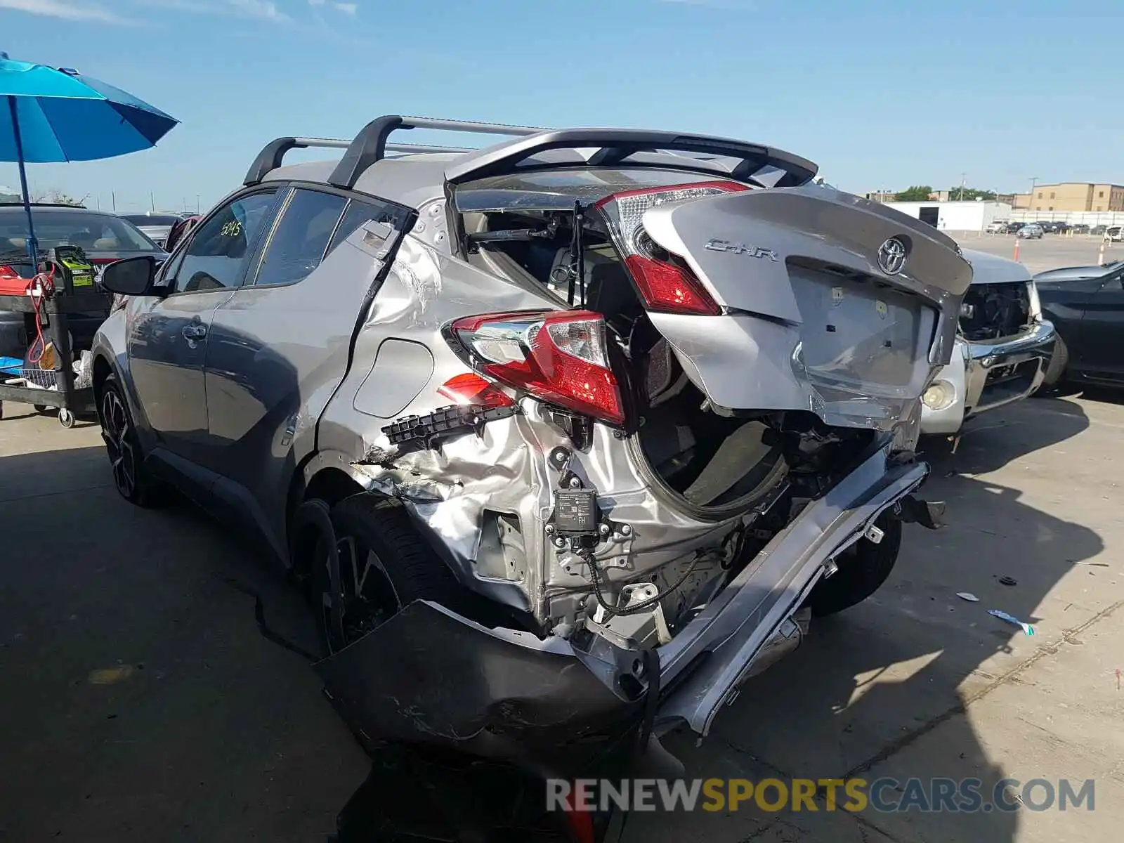 3 Photograph of a damaged car JTNKHMBX6L1077159 TOYOTA C-HR 2020