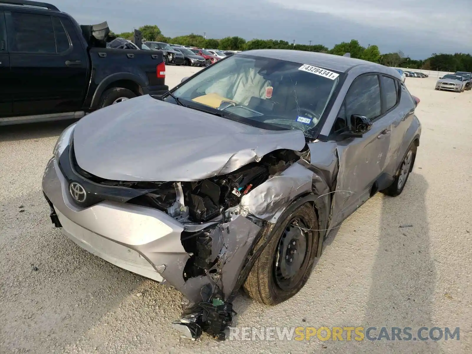 2 Photograph of a damaged car JTNKHMBX6L1078621 TOYOTA C-HR 2020