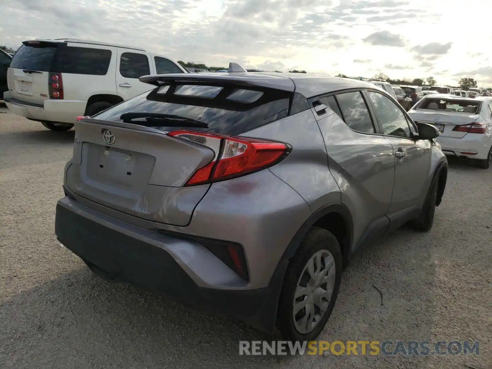 4 Photograph of a damaged car JTNKHMBX6L1078621 TOYOTA C-HR 2020