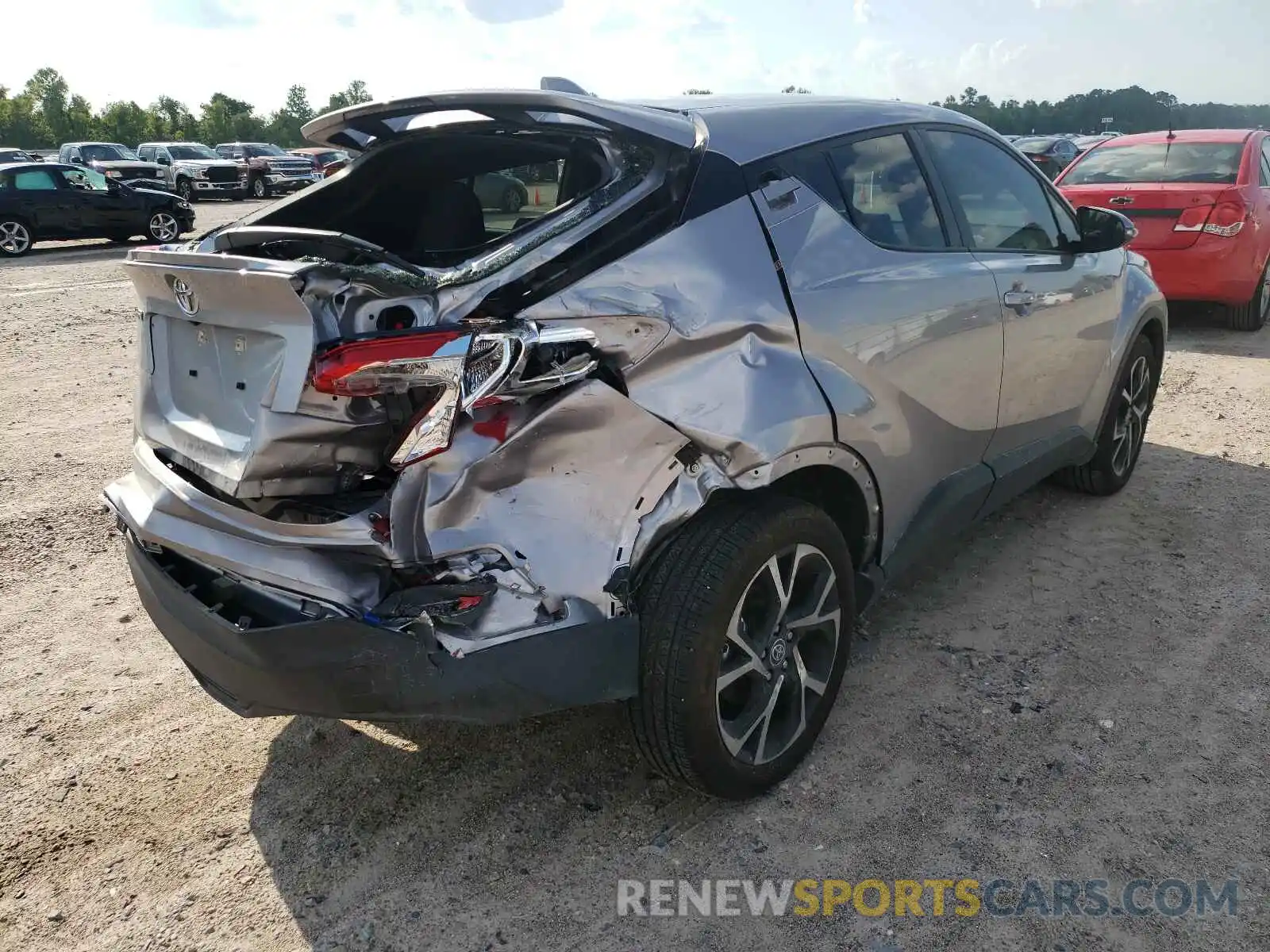 4 Photograph of a damaged car JTNKHMBX6L1091434 TOYOTA C-HR 2020