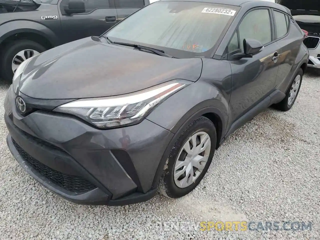 2 Photograph of a damaged car JTNKHMBX6L1091546 TOYOTA C-HR 2020