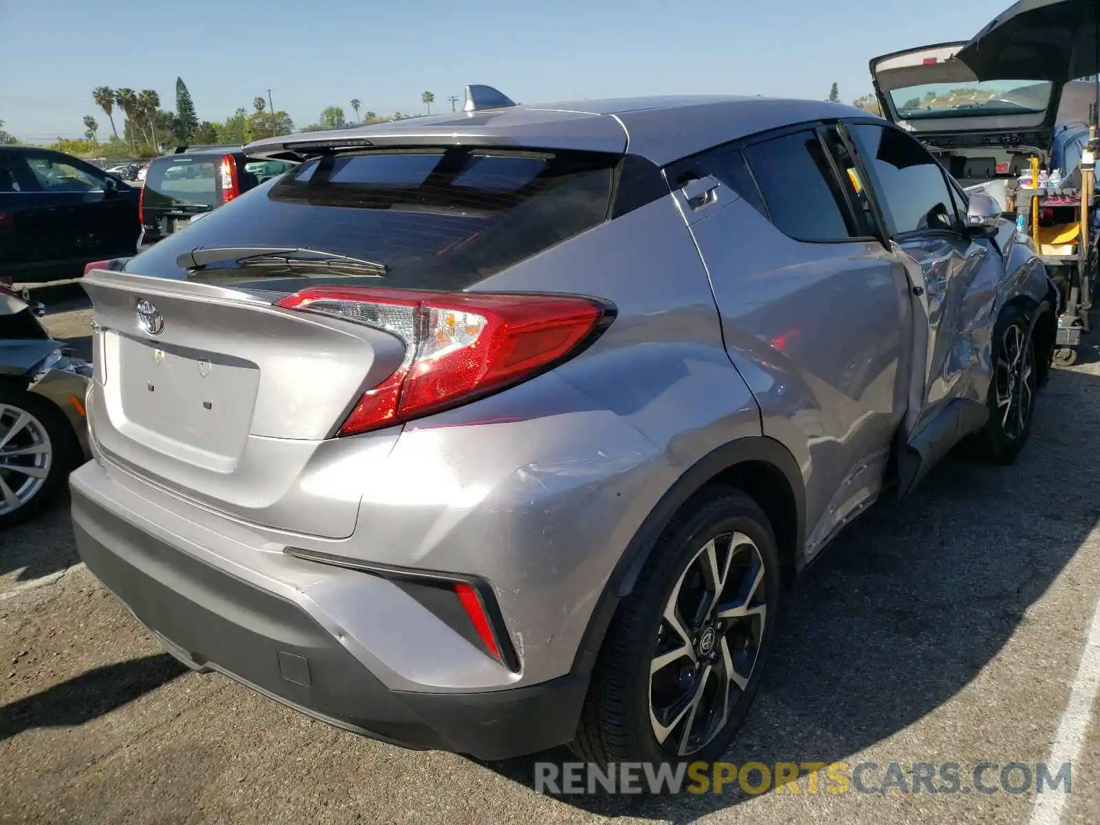 4 Photograph of a damaged car JTNKHMBX6L1091708 TOYOTA C-HR 2020