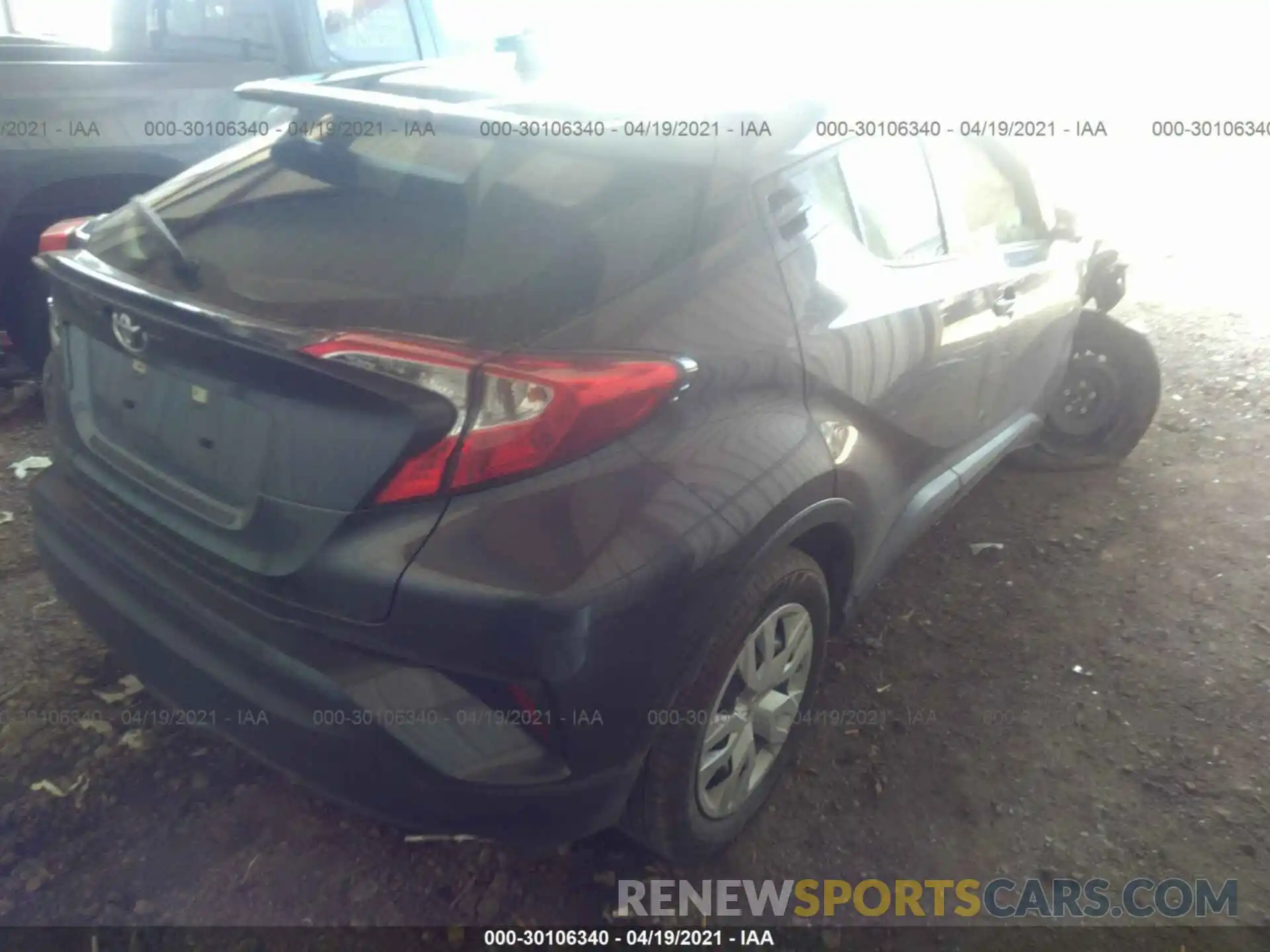 4 Photograph of a damaged car JTNKHMBX6L1093457 TOYOTA C-HR 2020