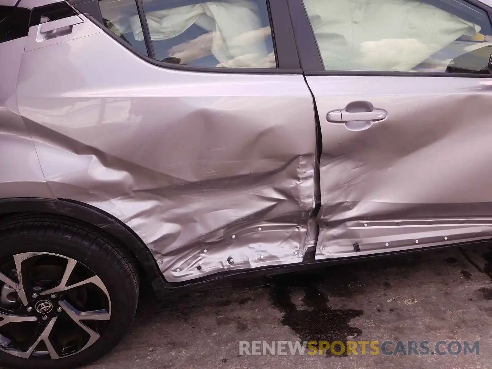 9 Photograph of a damaged car JTNKHMBX7L1064453 TOYOTA C-HR 2020