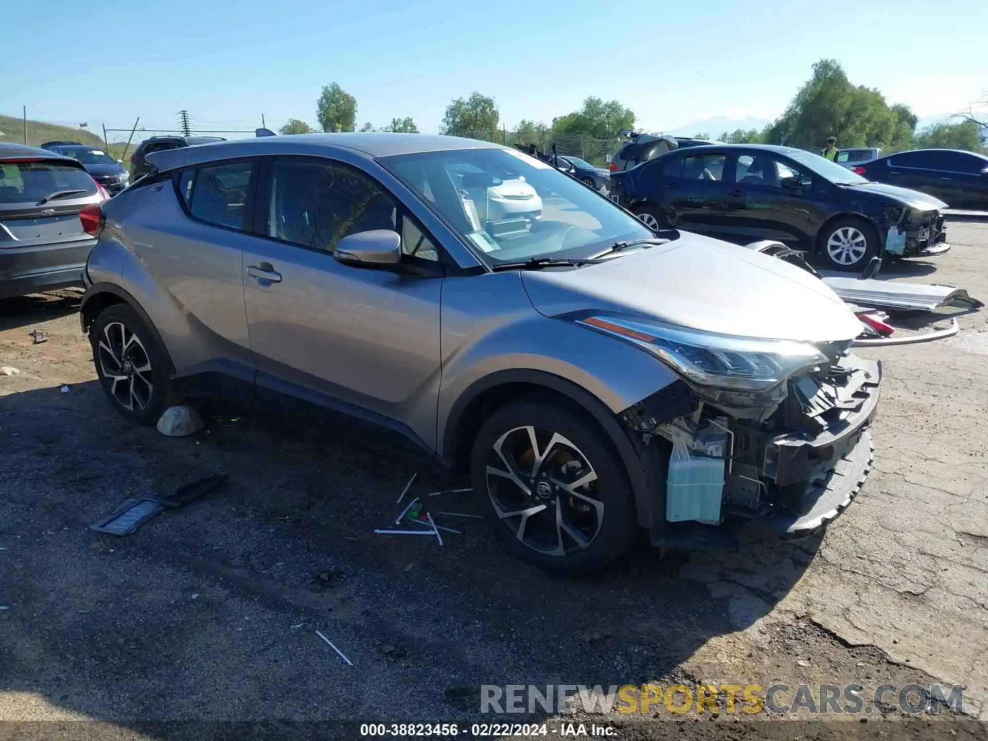 1 Photograph of a damaged car JTNKHMBX7L1068129 TOYOTA C-HR 2020