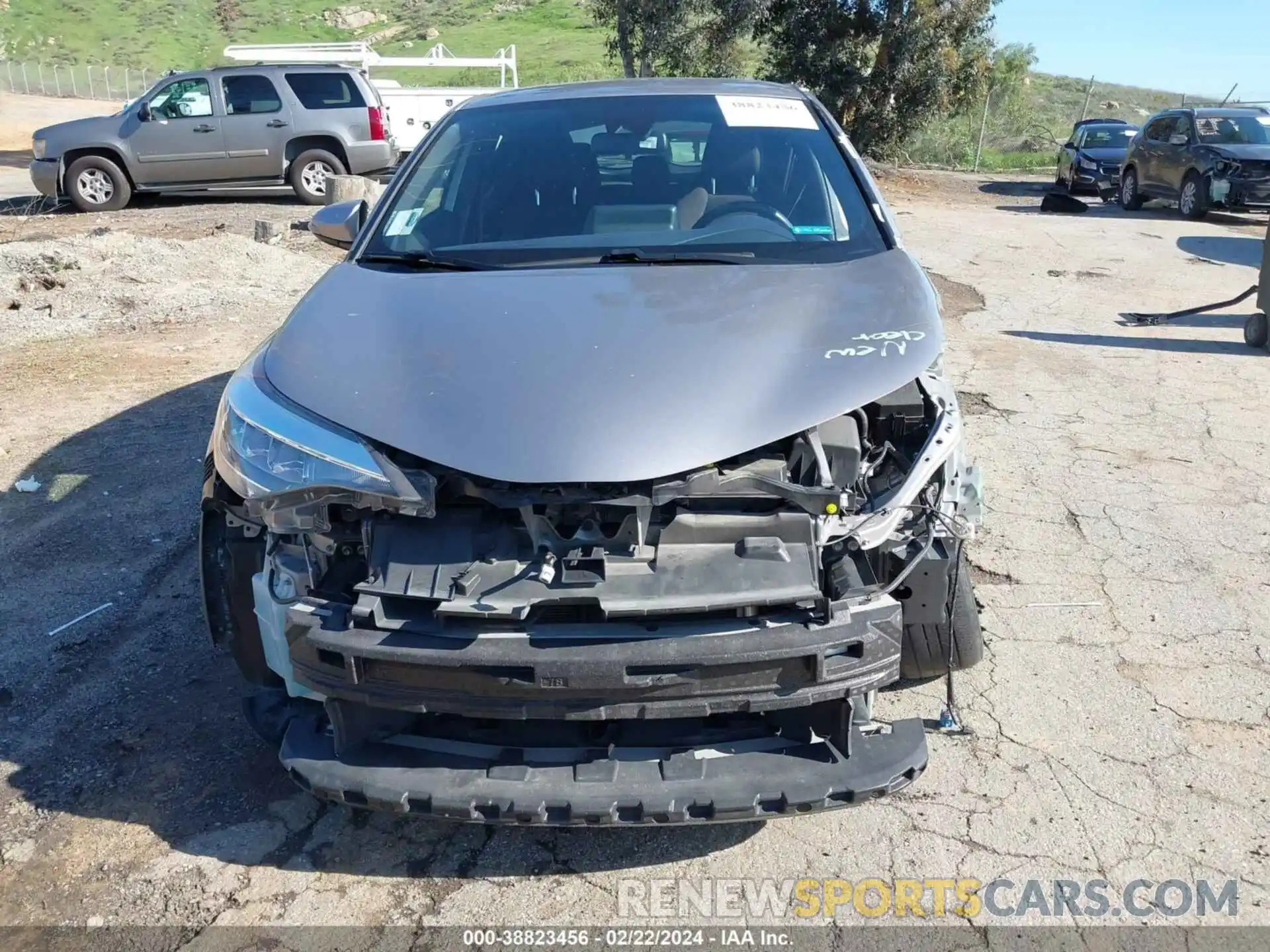 13 Photograph of a damaged car JTNKHMBX7L1068129 TOYOTA C-HR 2020