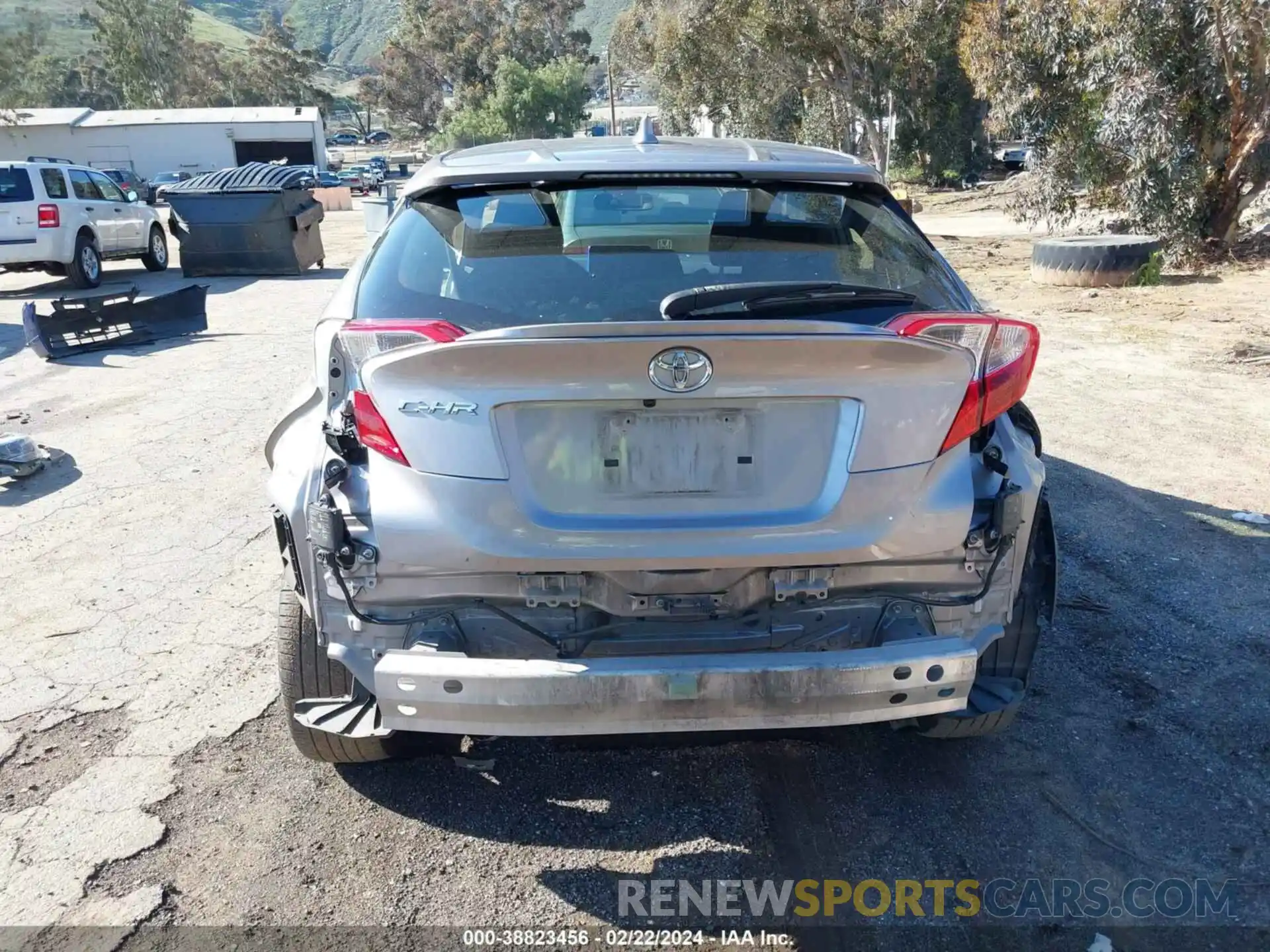 17 Photograph of a damaged car JTNKHMBX7L1068129 TOYOTA C-HR 2020