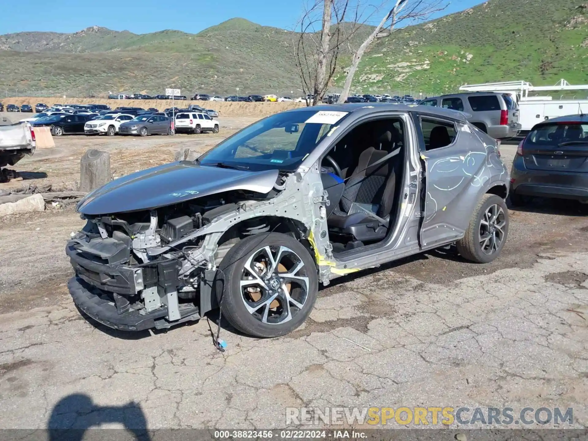 2 Photograph of a damaged car JTNKHMBX7L1068129 TOYOTA C-HR 2020