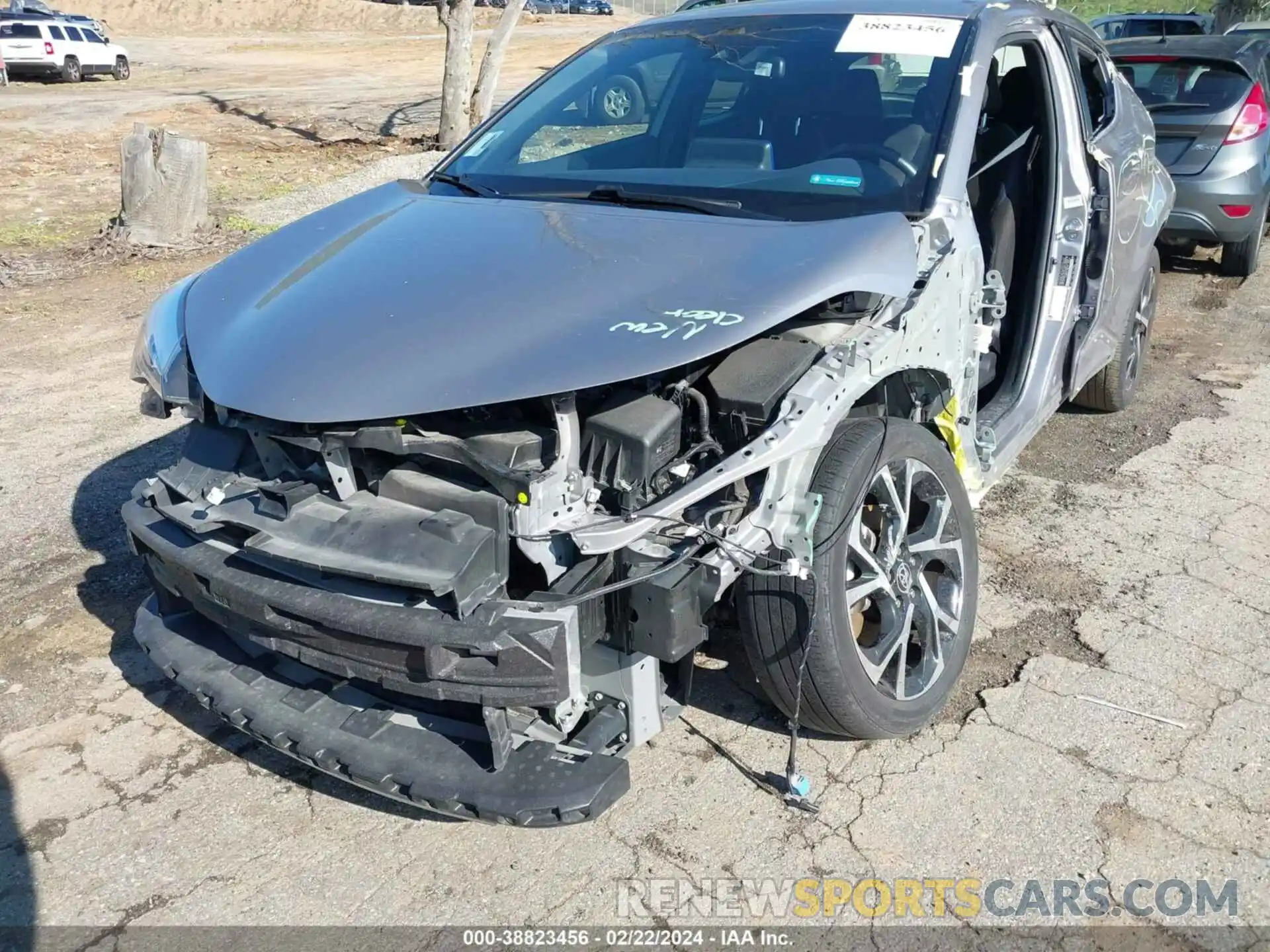 6 Photograph of a damaged car JTNKHMBX7L1068129 TOYOTA C-HR 2020