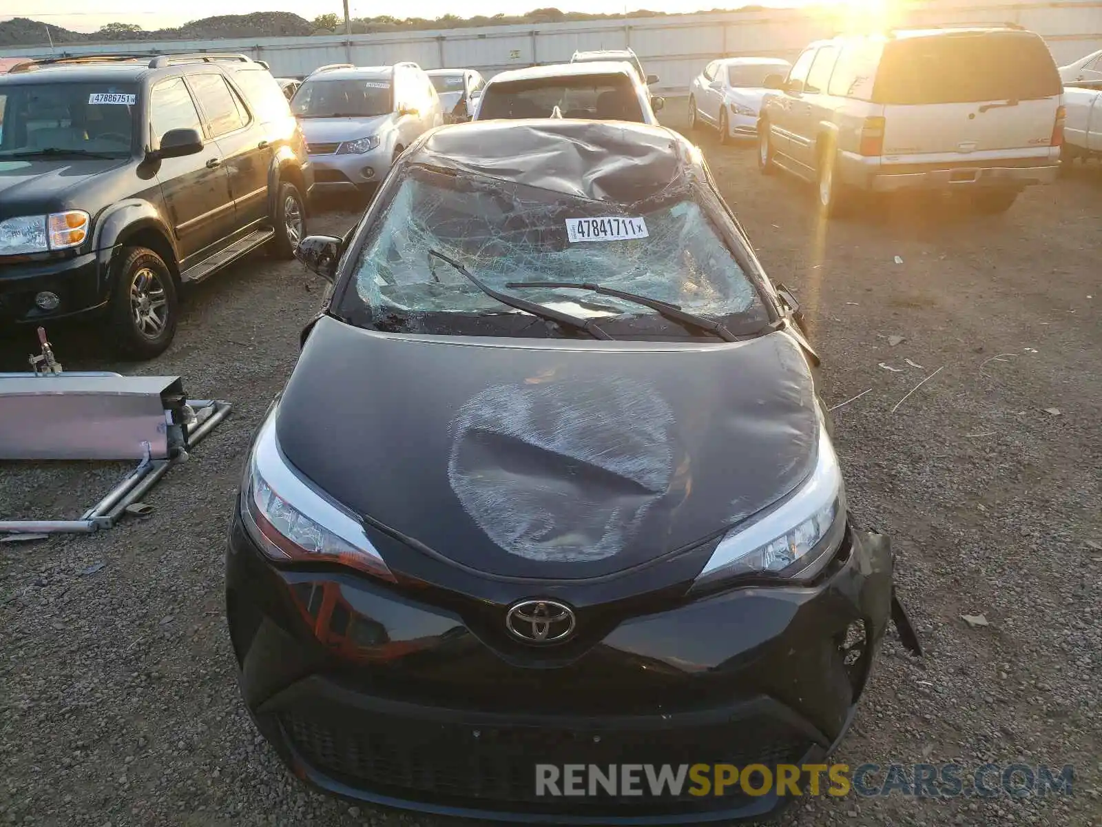 9 Photograph of a damaged car JTNKHMBX7L1072875 TOYOTA C-HR 2020