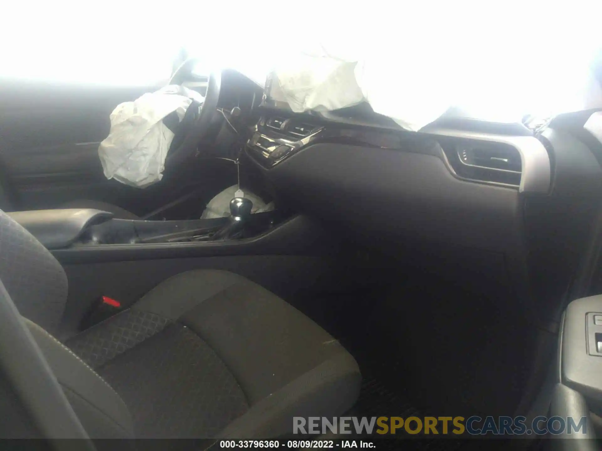 5 Photograph of a damaged car JTNKHMBX7L1076313 TOYOTA C-HR 2020