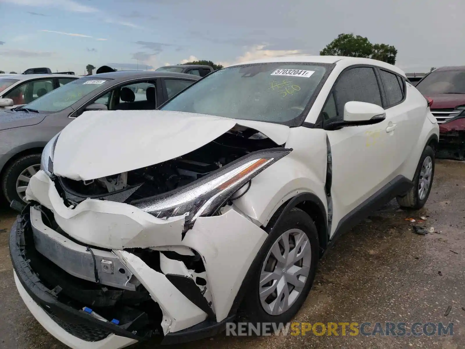 2 Photograph of a damaged car JTNKHMBX7L1078174 TOYOTA C-HR 2020