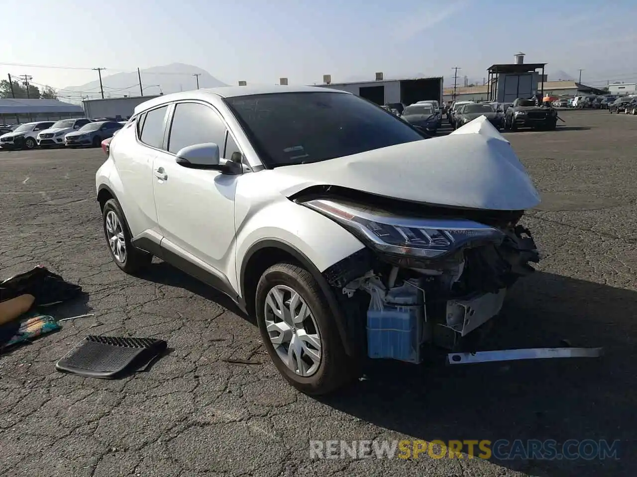 1 Photograph of a damaged car JTNKHMBX7L1079728 TOYOTA C-HR 2020