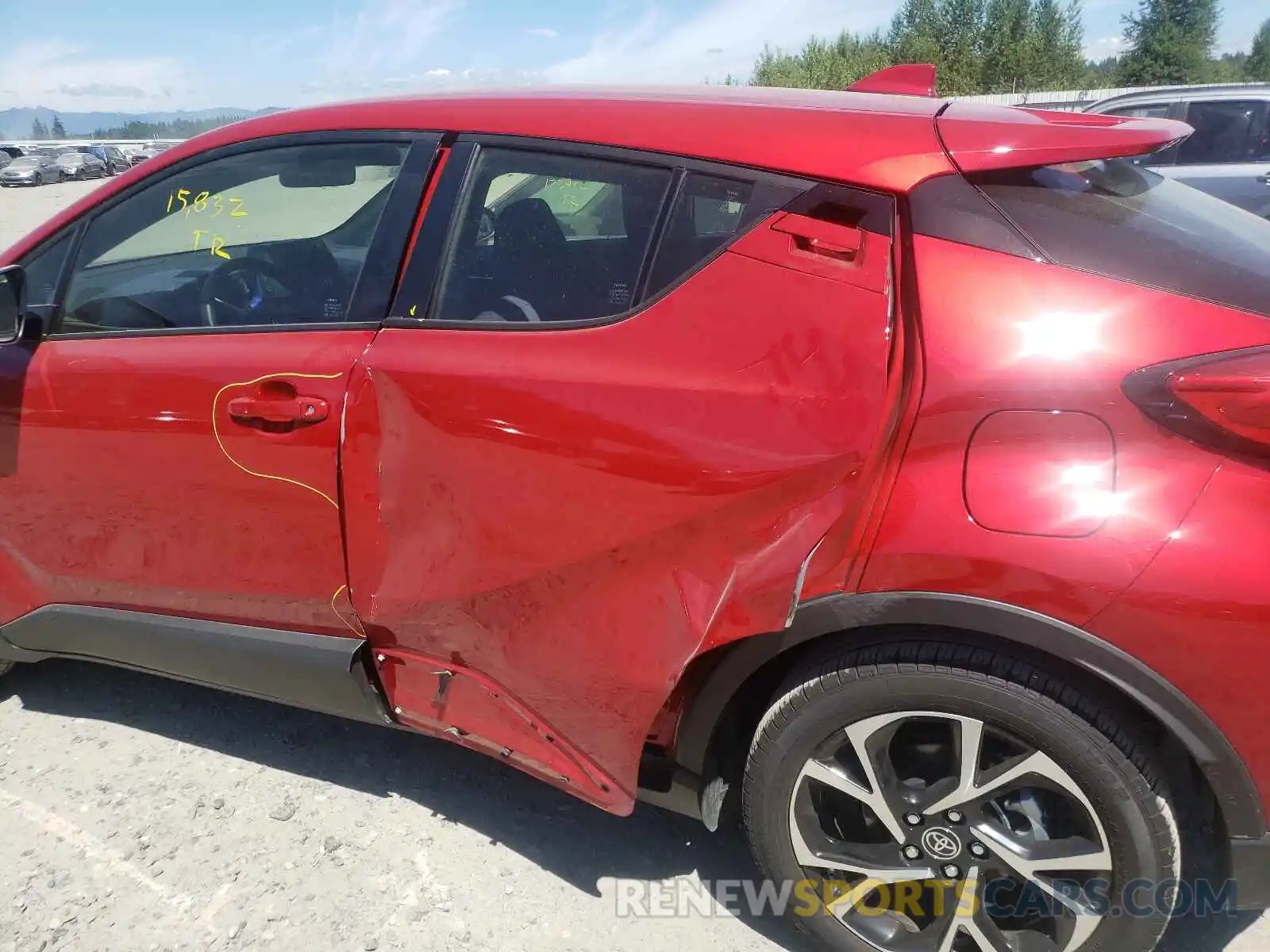 9 Photograph of a damaged car JTNKHMBX7L1080457 TOYOTA C-HR 2020