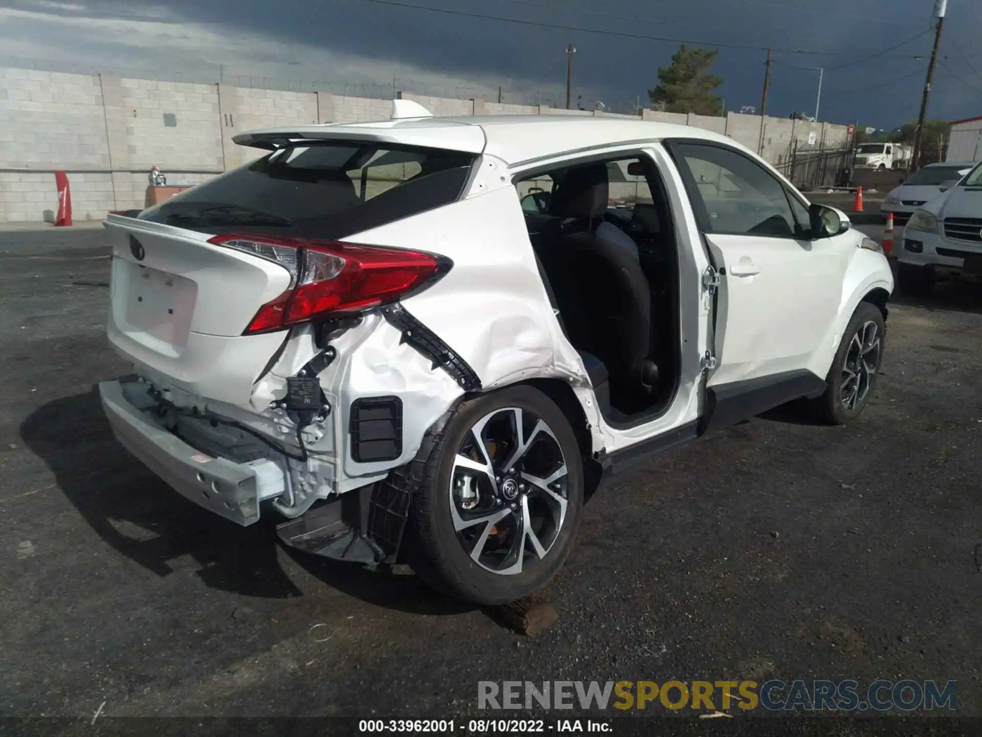 4 Photograph of a damaged car JTNKHMBX7L1090549 TOYOTA C-HR 2020