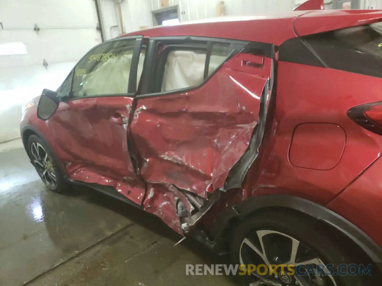 9 Photograph of a damaged car JTNKHMBX8L1063604 TOYOTA C-HR 2020