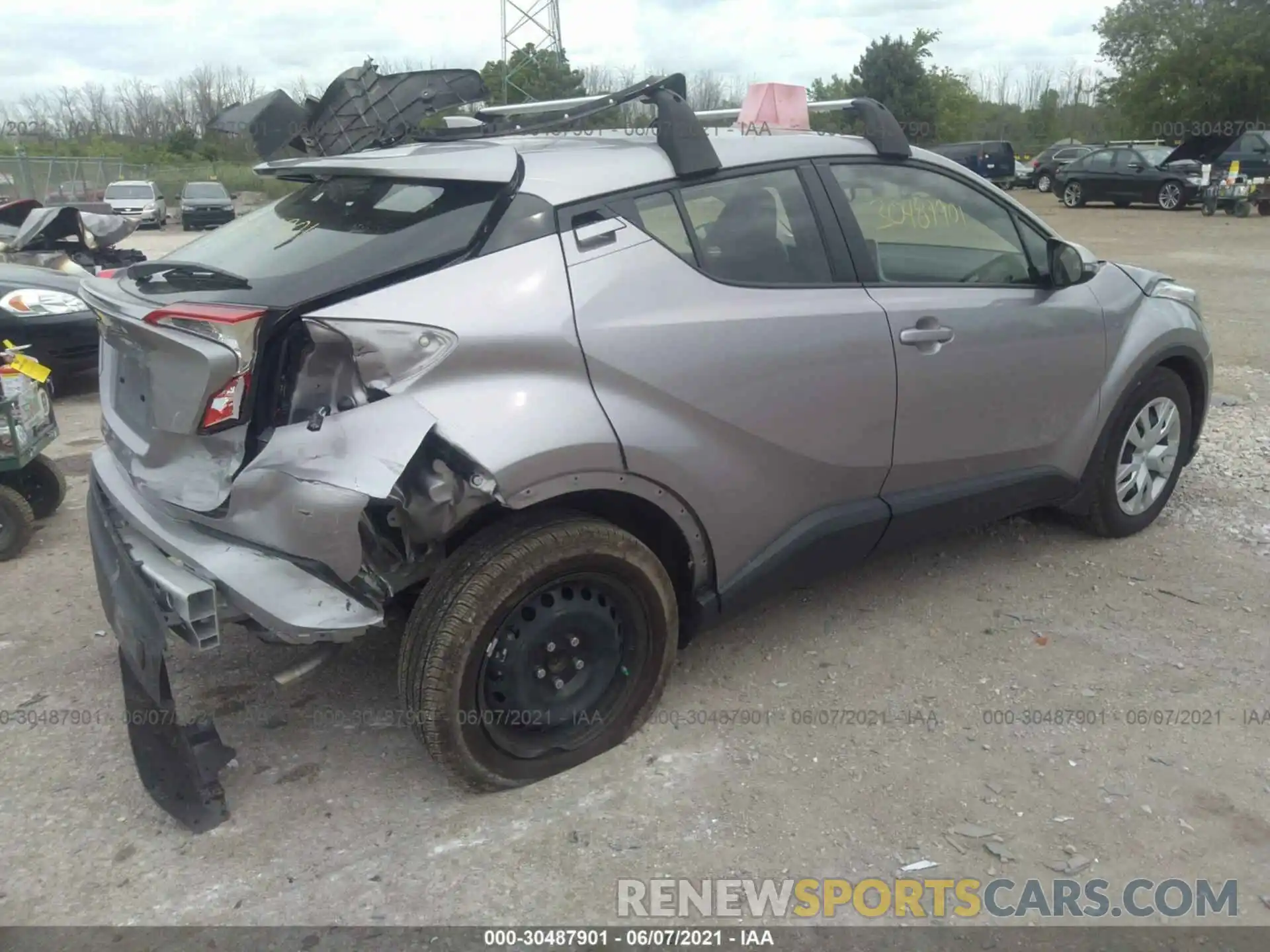 4 Photograph of a damaged car JTNKHMBX8L1067023 TOYOTA C-HR 2020