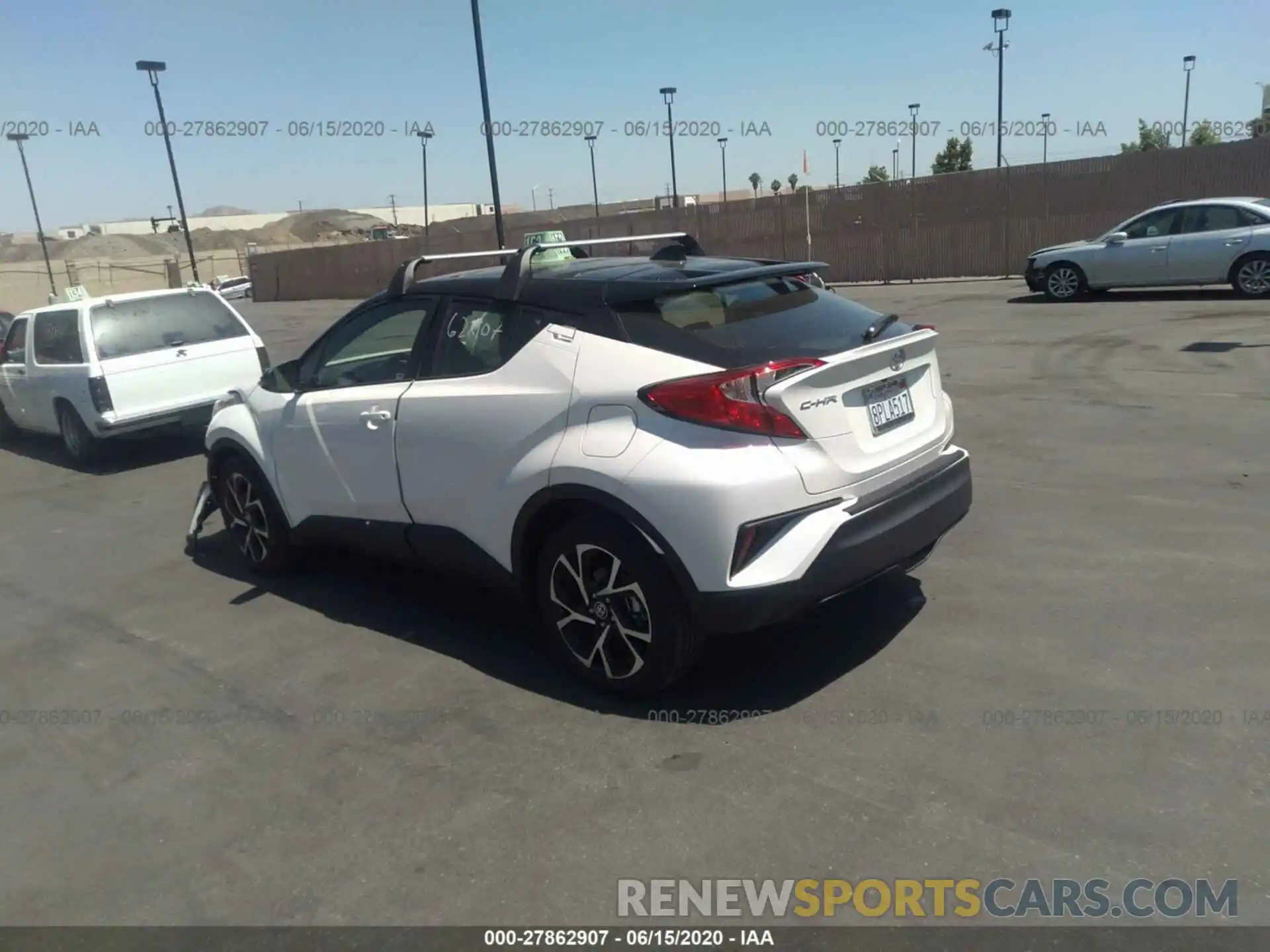 3 Photograph of a damaged car JTNKHMBX8L1068933 TOYOTA C-HR 2020