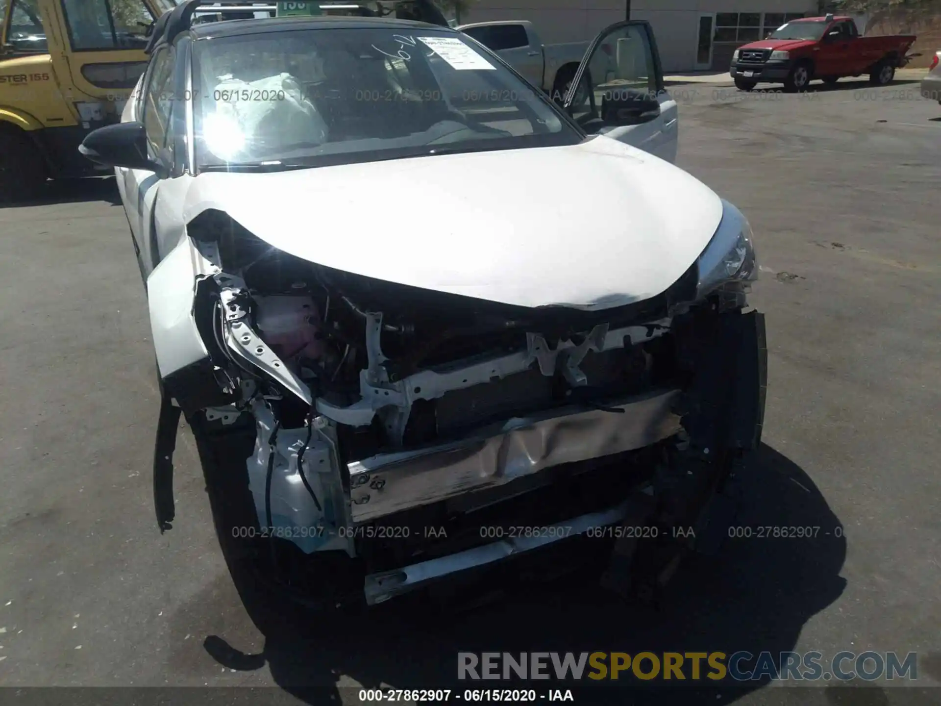 6 Photograph of a damaged car JTNKHMBX8L1068933 TOYOTA C-HR 2020