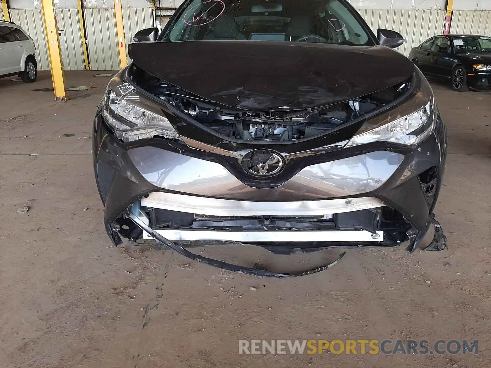 9 Photograph of a damaged car JTNKHMBX8L1081097 TOYOTA C-HR 2020