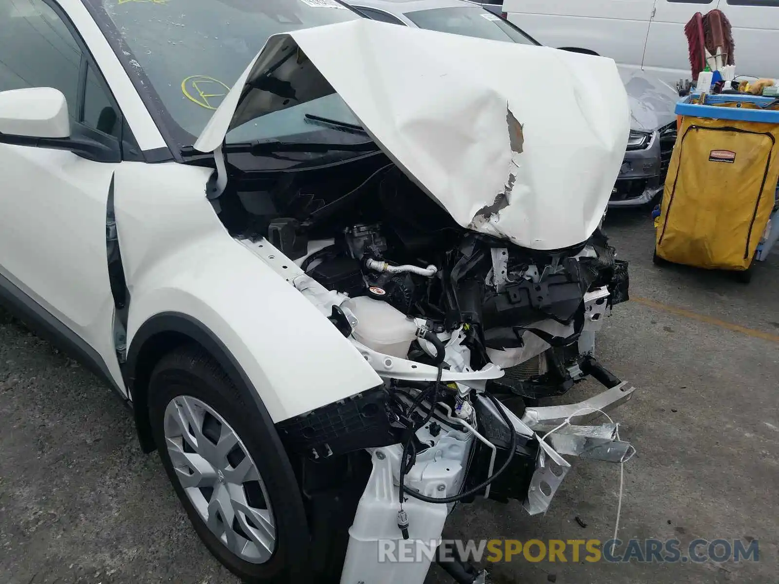 9 Photograph of a damaged car JTNKHMBX8L1081178 TOYOTA C-HR 2020