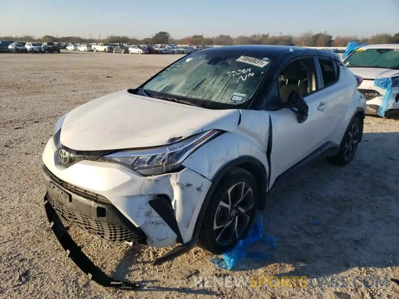 2 Фотография поврежденного автомобиля JTNKHMBX8L1086350 TOYOTA C-HR 2020