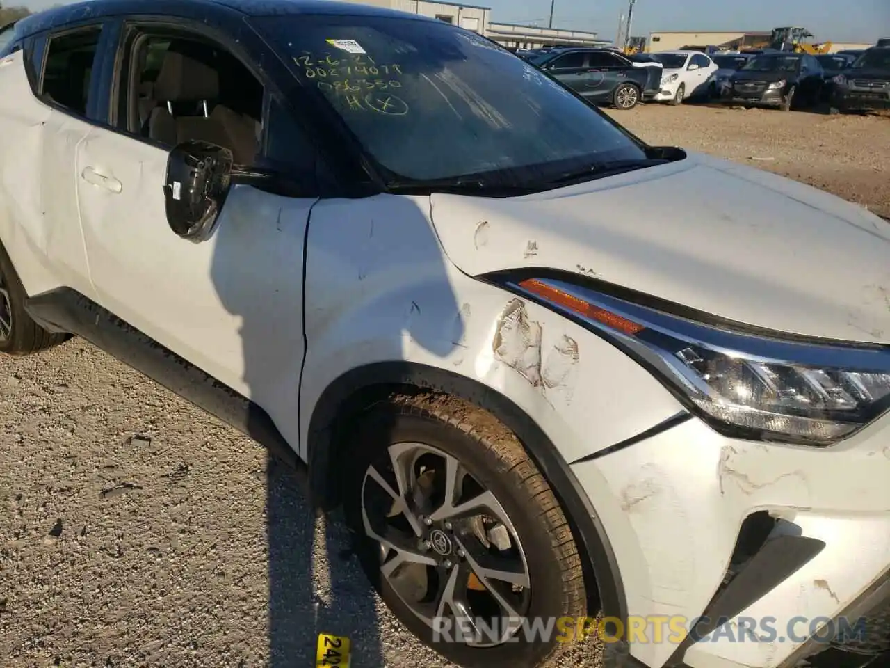 9 Photograph of a damaged car JTNKHMBX8L1086350 TOYOTA C-HR 2020