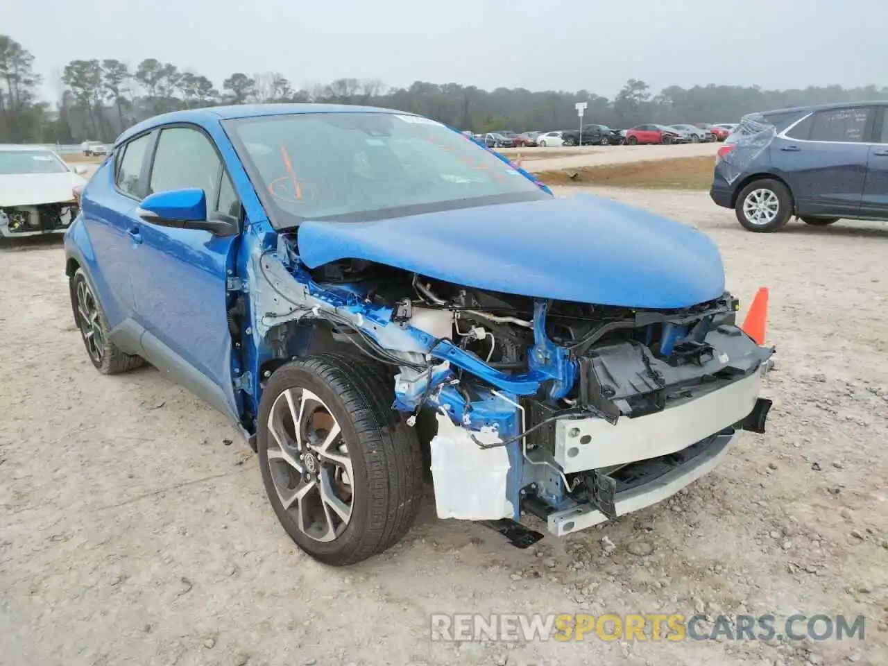 1 Photograph of a damaged car JTNKHMBX8L1086445 TOYOTA C-HR 2020