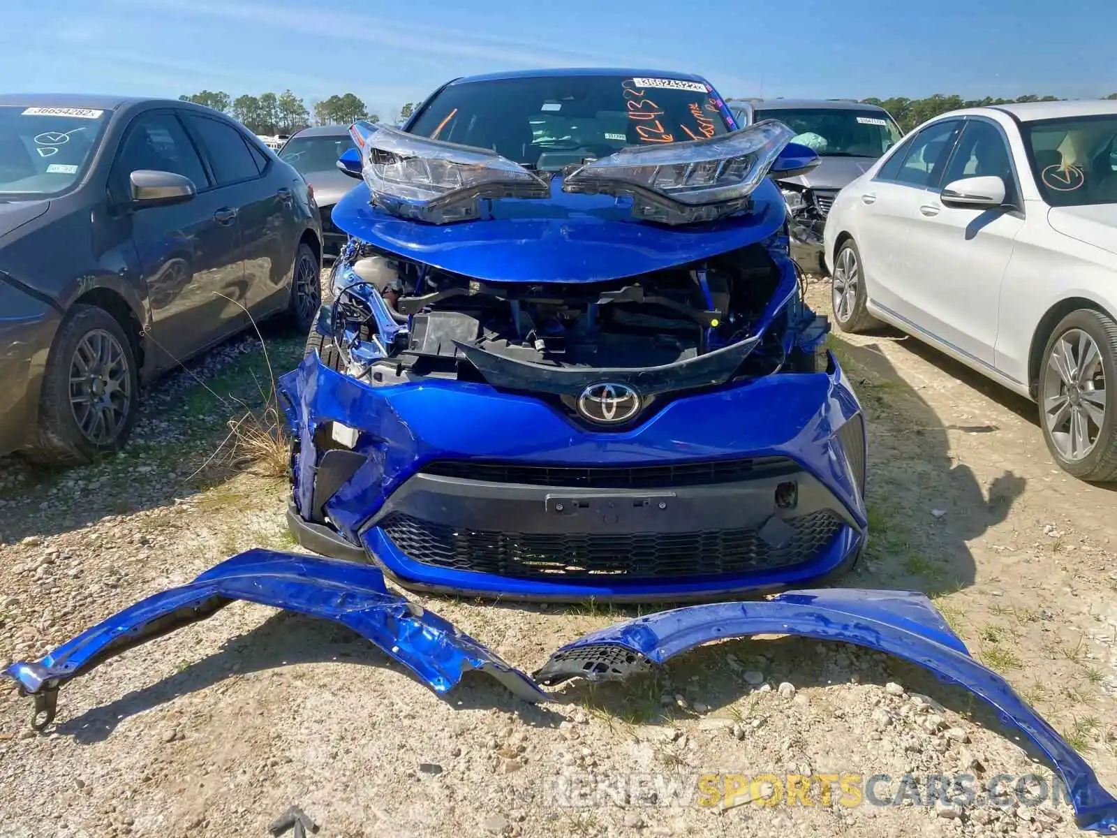 9 Photograph of a damaged car JTNKHMBX8L1086445 TOYOTA C-HR 2020