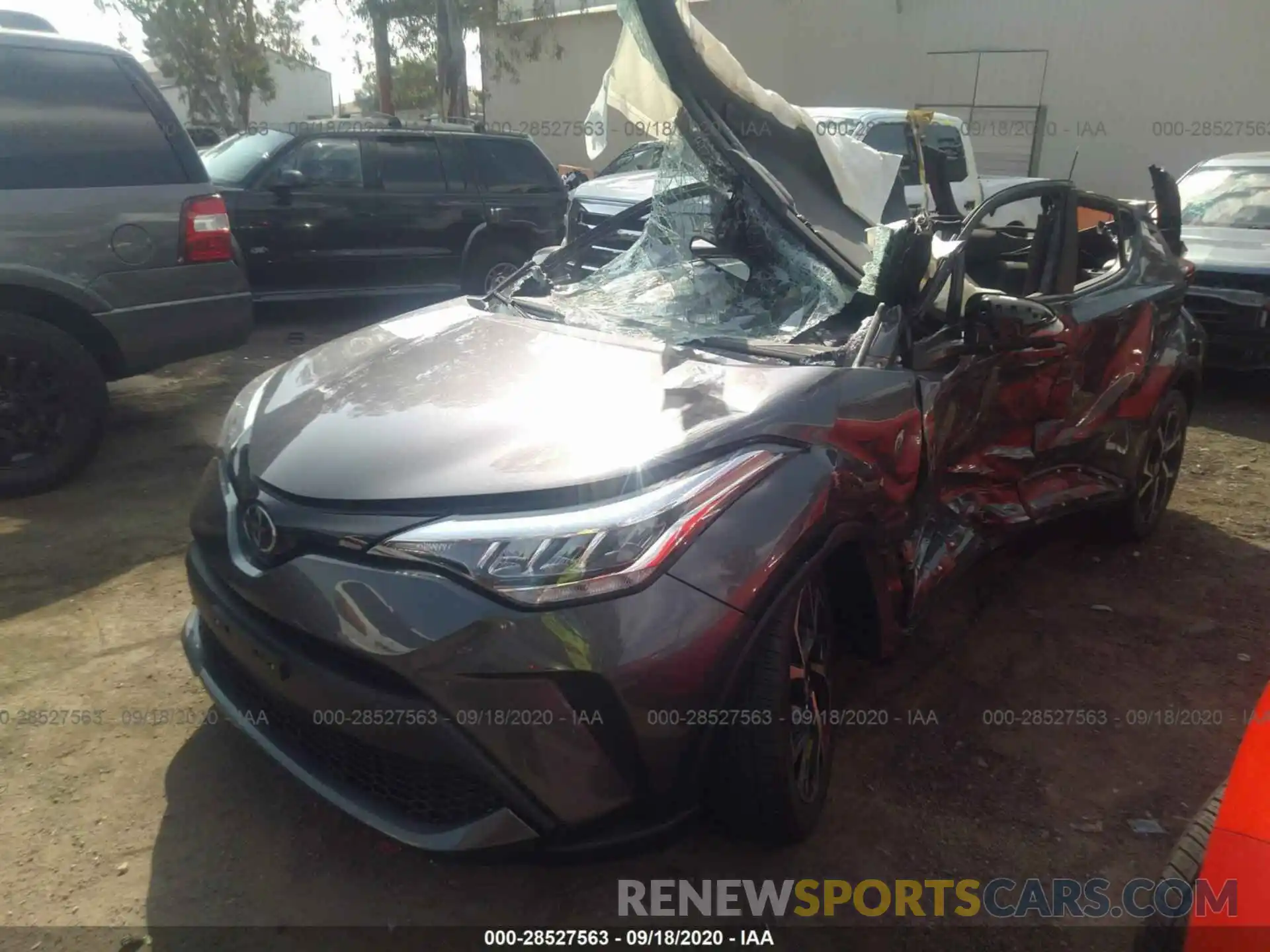 2 Photograph of a damaged car JTNKHMBX8L1089619 TOYOTA C-HR 2020