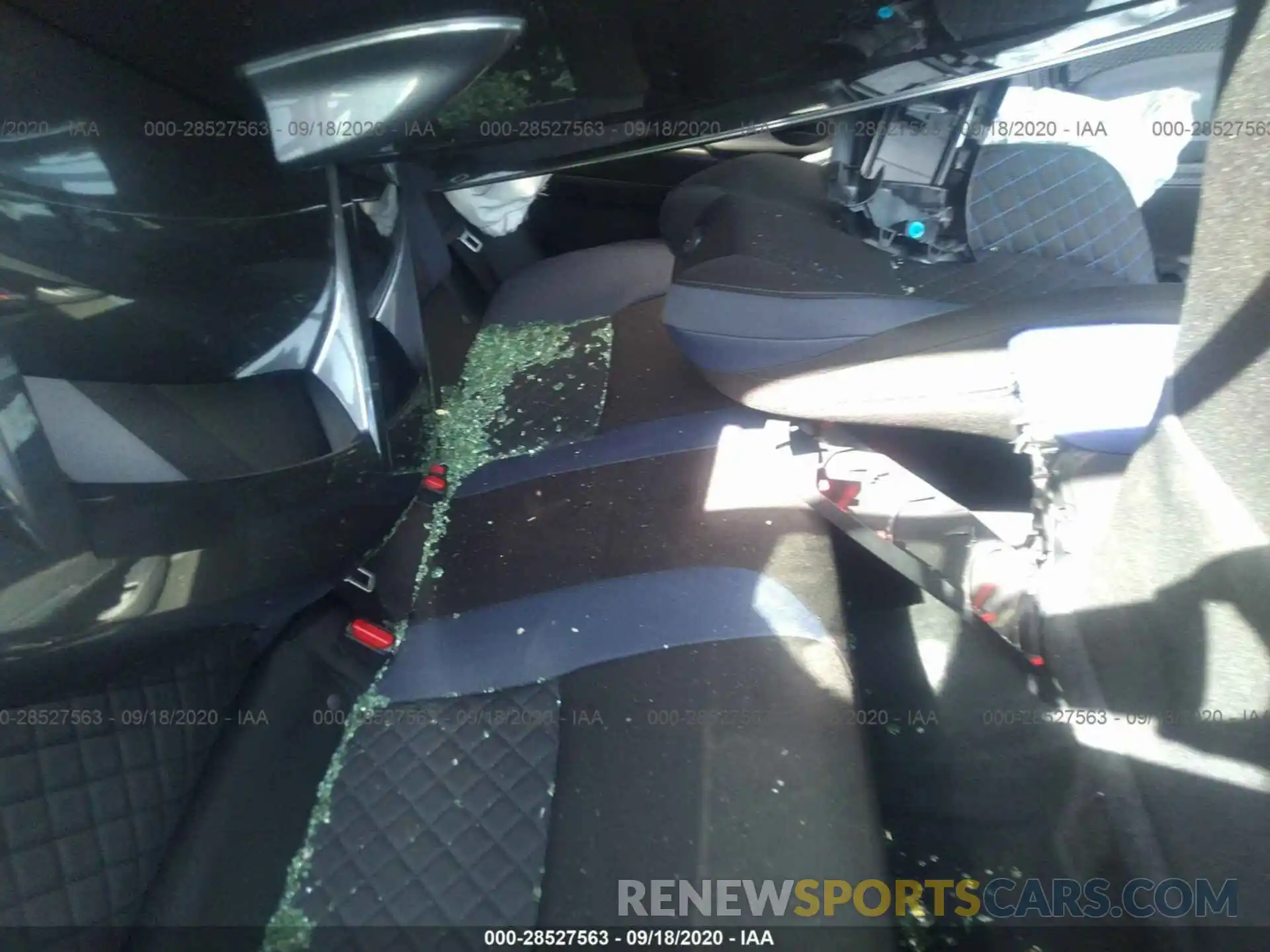 8 Photograph of a damaged car JTNKHMBX8L1089619 TOYOTA C-HR 2020