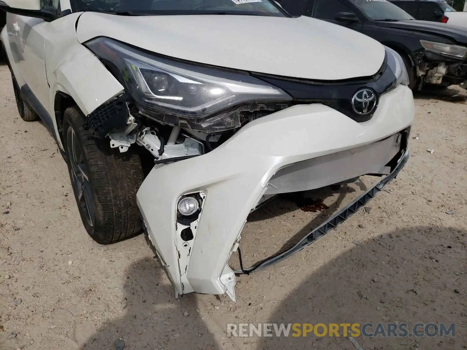 9 Photograph of a damaged car JTNKHMBX8L1093556 TOYOTA C-HR 2020