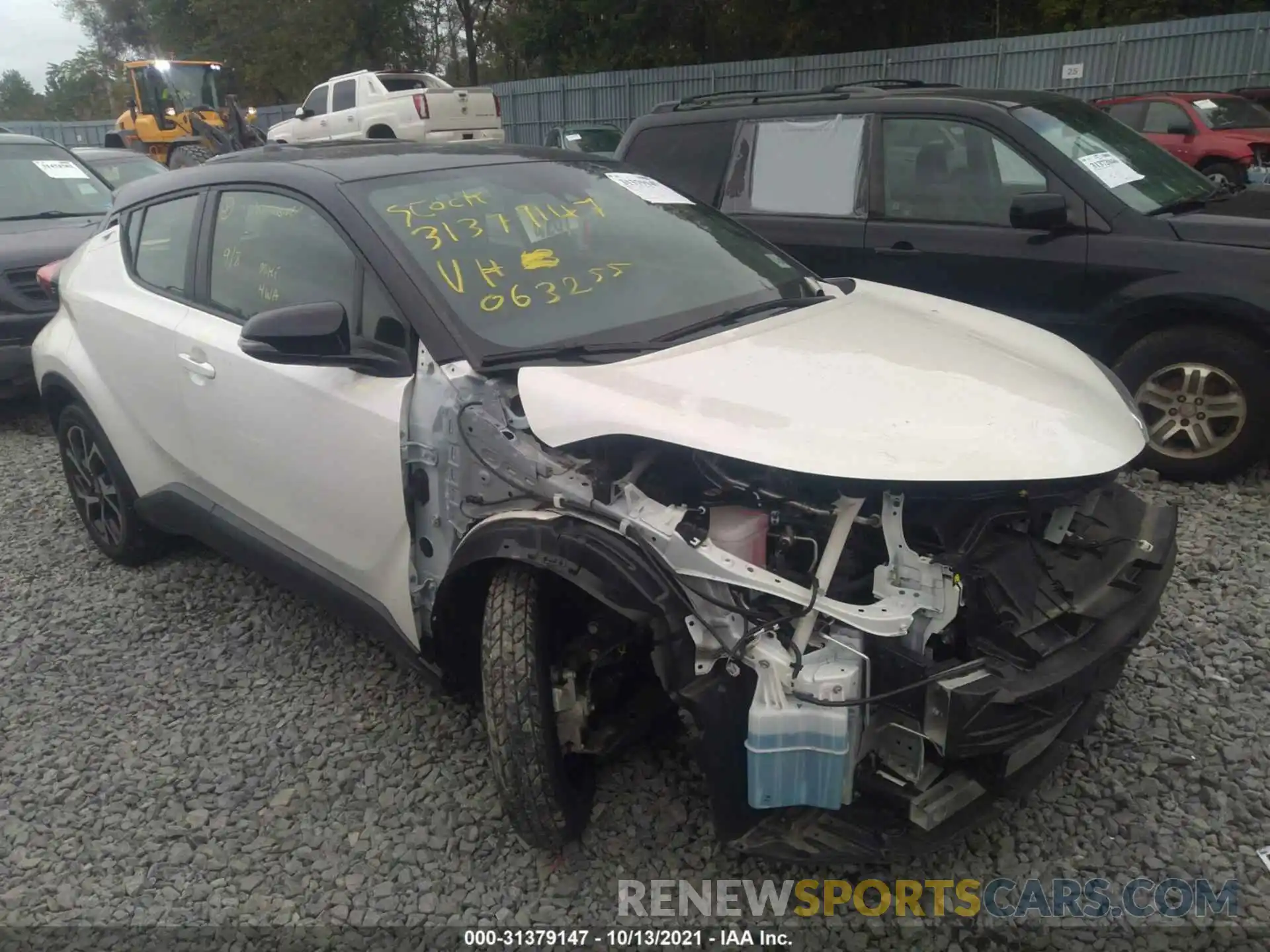 1 Photograph of a damaged car JTNKHMBX9L1063255 TOYOTA C-HR 2020