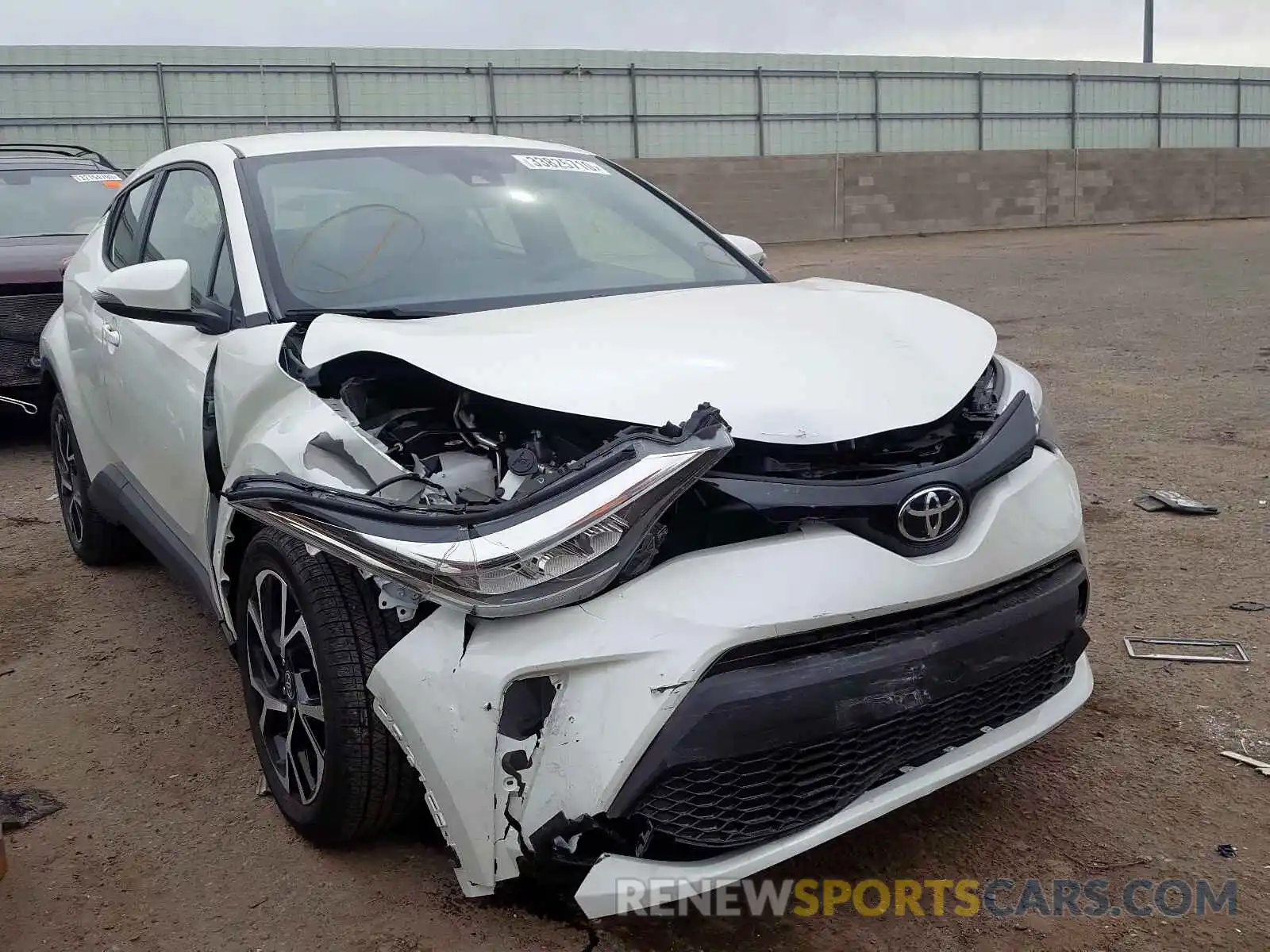 1 Photograph of a damaged car JTNKHMBX9L1066723 TOYOTA C-HR 2020