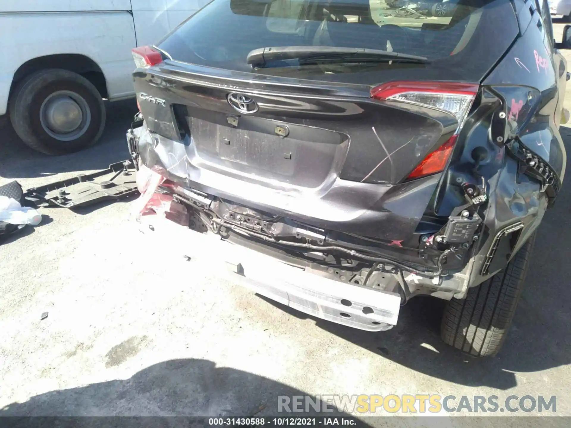 6 Photograph of a damaged car JTNKHMBX9L1071064 TOYOTA C-HR 2020