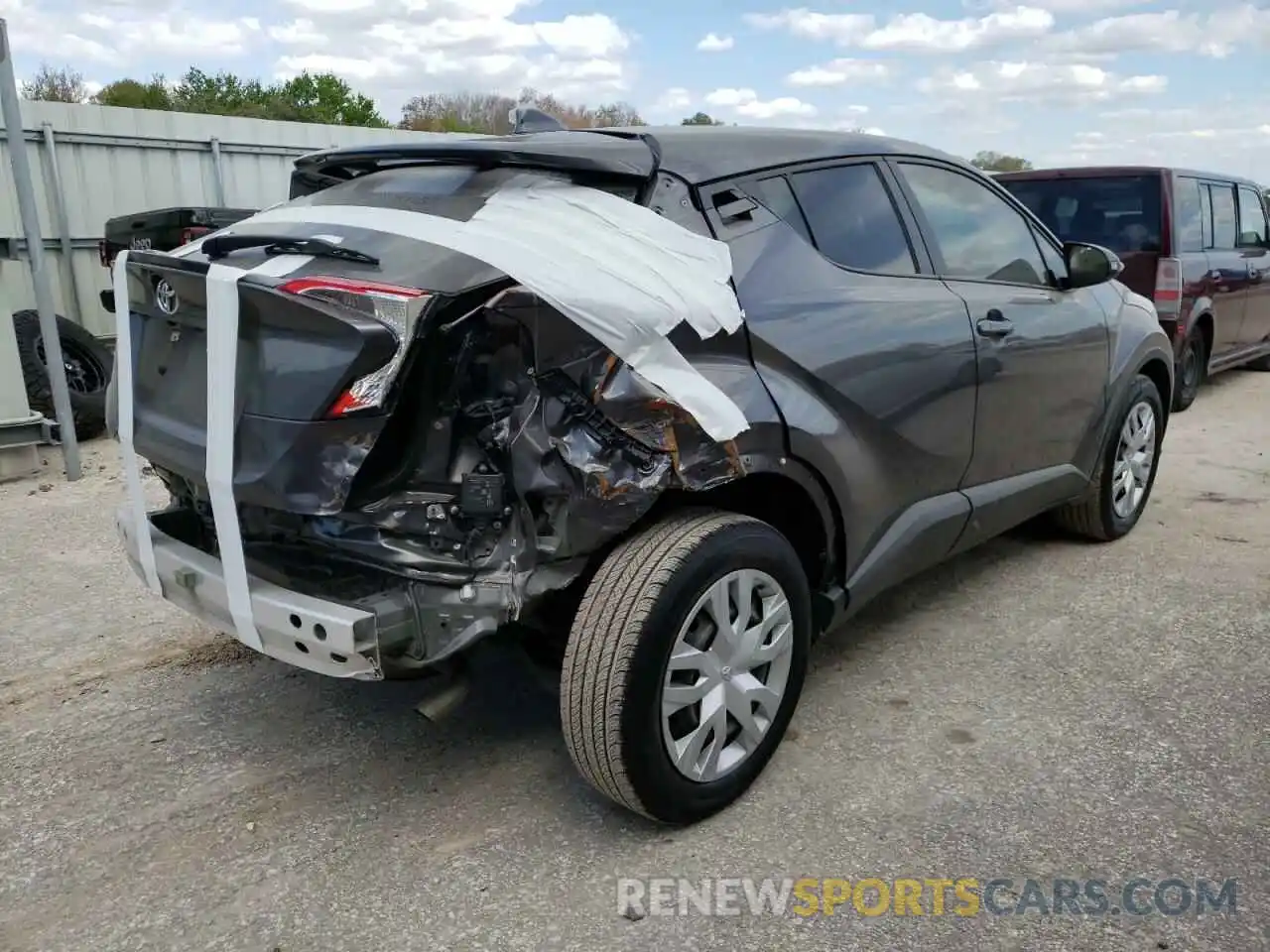 4 Photograph of a damaged car JTNKHMBX9L1073008 TOYOTA C-HR 2020