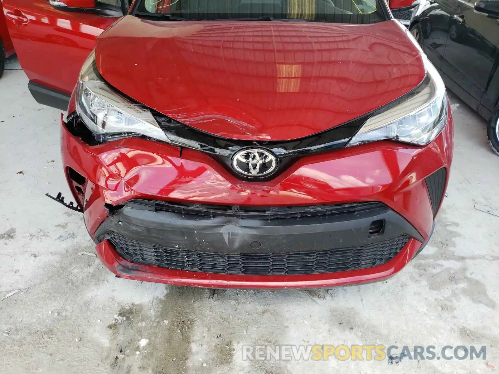 9 Photograph of a damaged car JTNKHMBX9L1074398 TOYOTA C-HR 2020