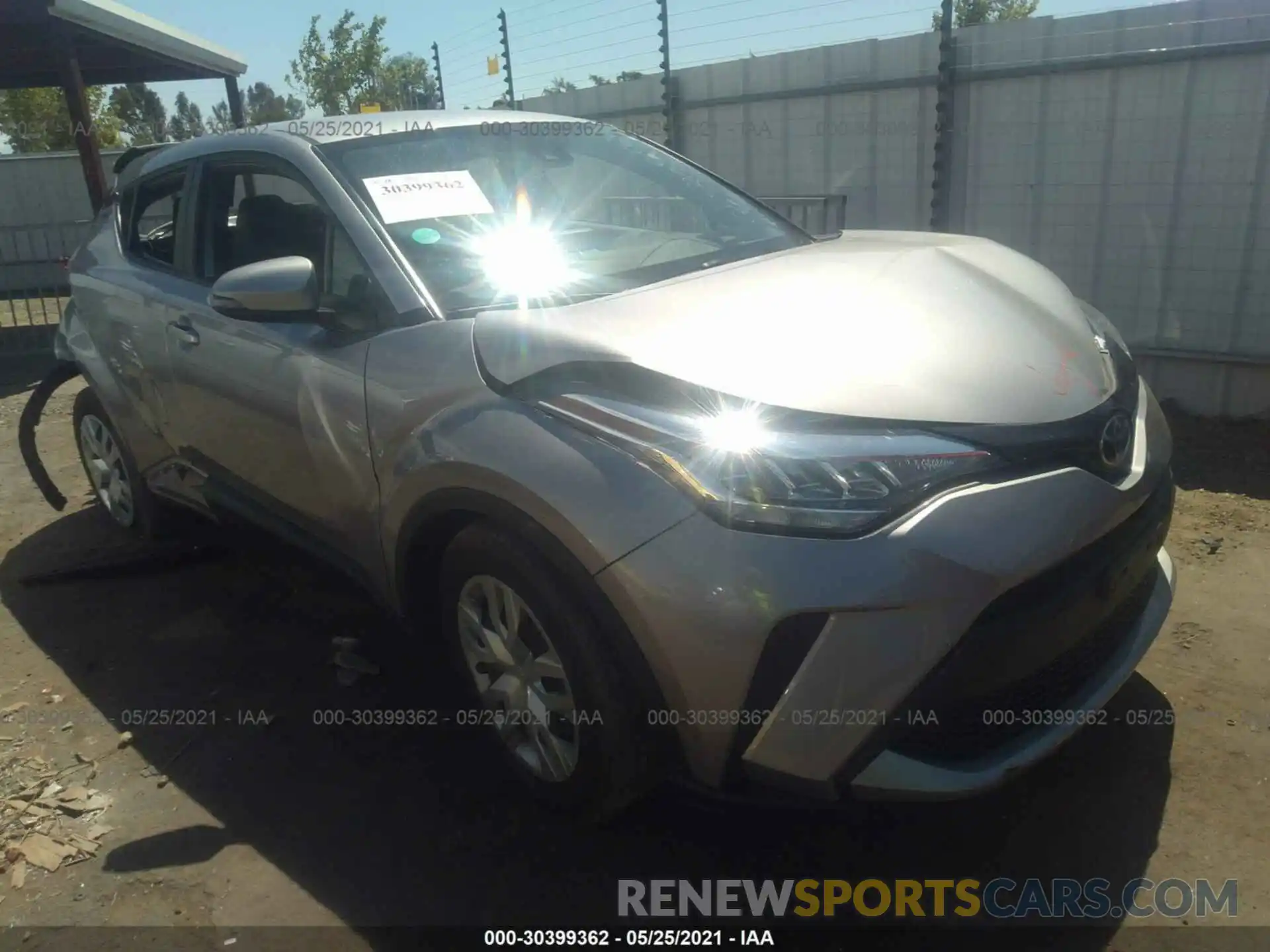 1 Photograph of a damaged car JTNKHMBX9L1075115 TOYOTA C-HR 2020