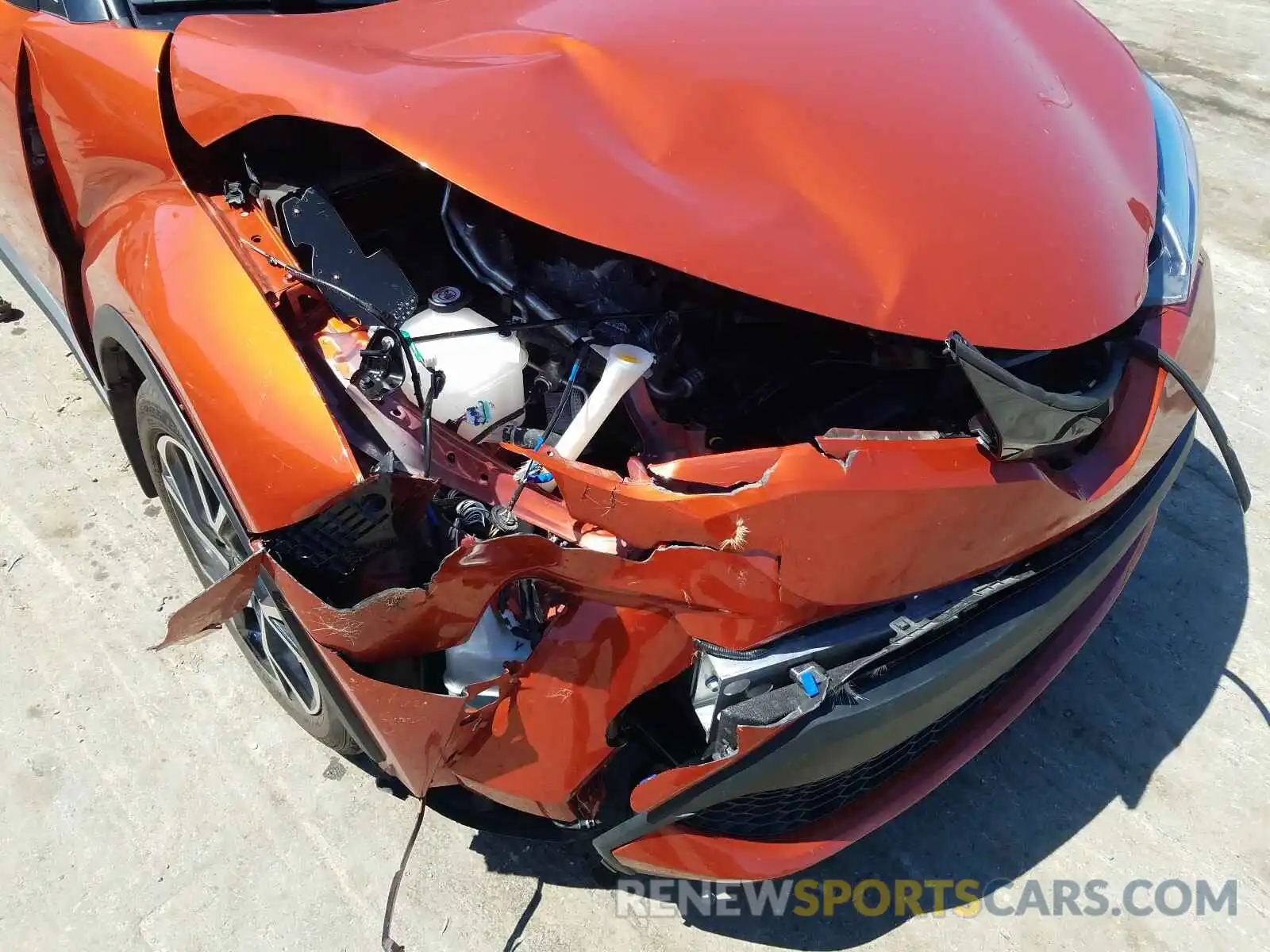 9 Photograph of a damaged car JTNKHMBX9L1075485 TOYOTA C-HR 2020