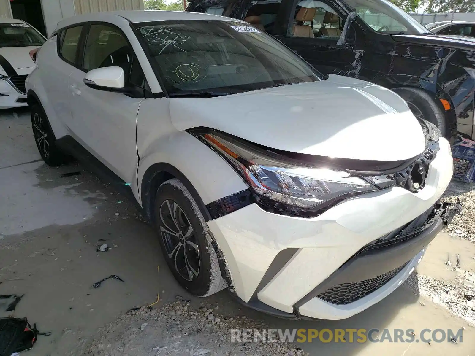 1 Photograph of a damaged car JTNKHMBX9L1076054 TOYOTA C-HR 2020