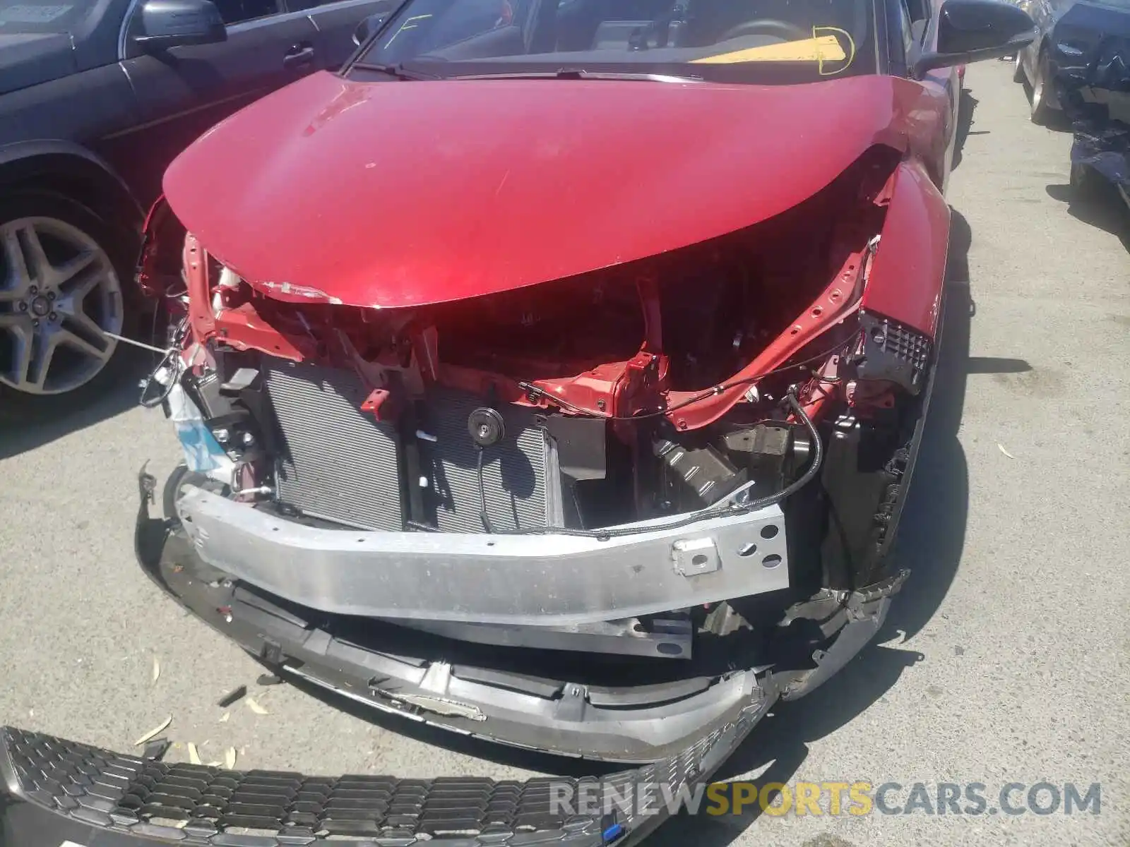 9 Photograph of a damaged car JTNKHMBX9L1076667 TOYOTA C-HR 2020