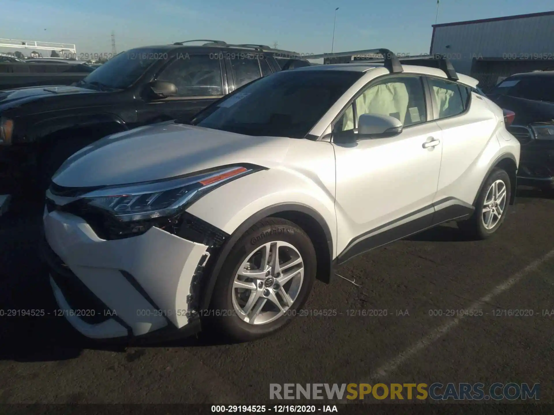 2 Photograph of a damaged car JTNKHMBX9L1080315 TOYOTA C-HR 2020