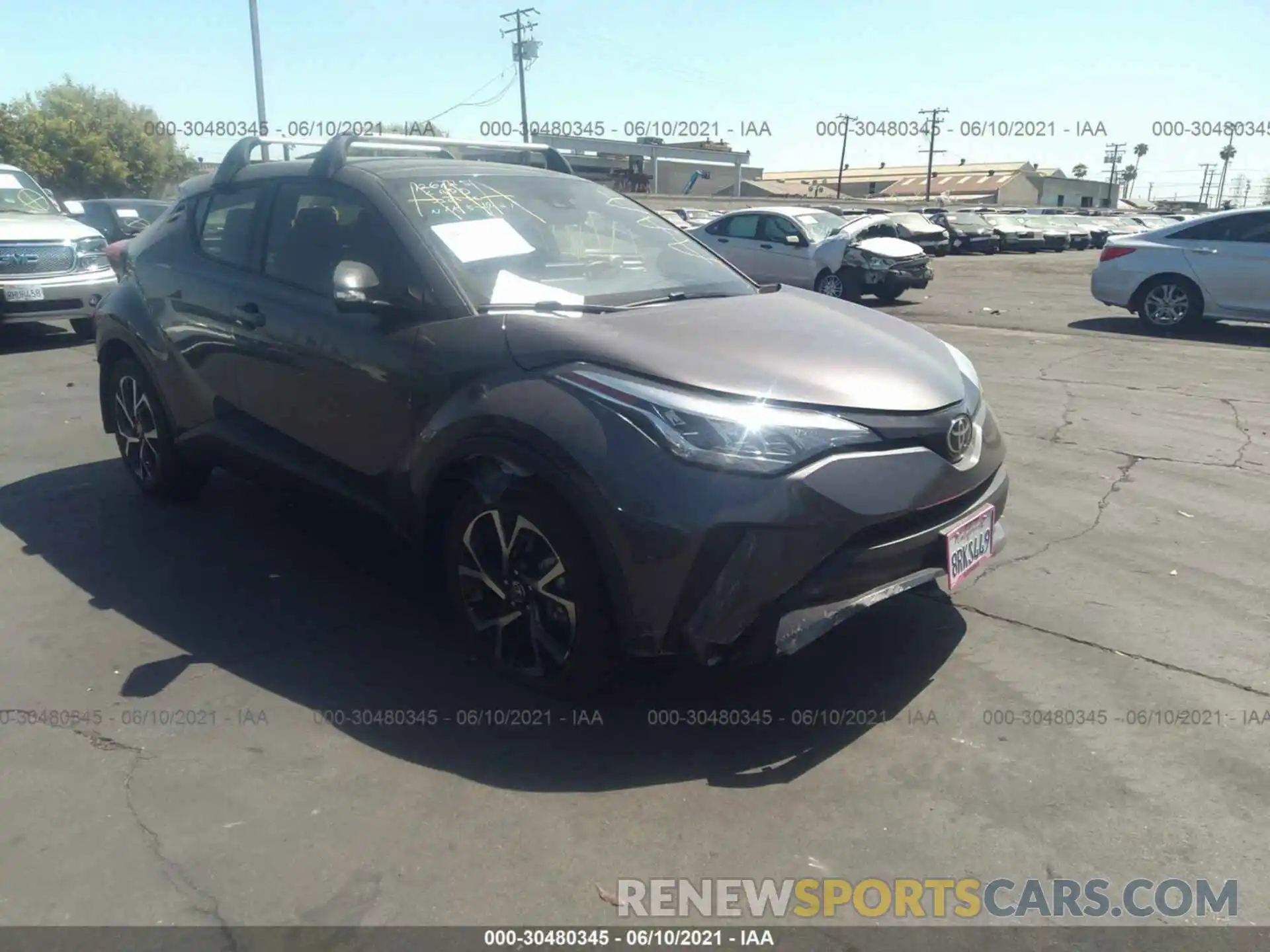 1 Photograph of a damaged car JTNKHMBX9L1081612 TOYOTA C-HR 2020