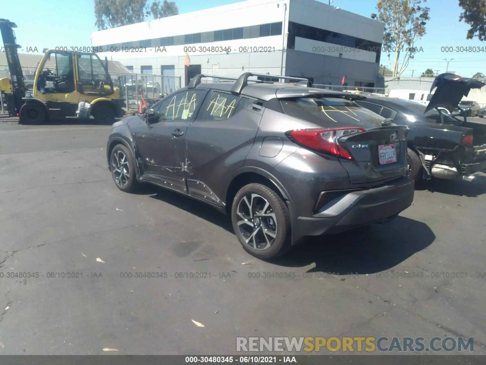 3 Photograph of a damaged car JTNKHMBX9L1081612 TOYOTA C-HR 2020