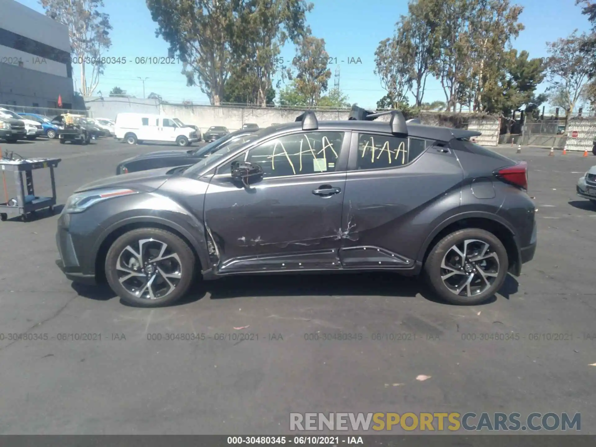 6 Photograph of a damaged car JTNKHMBX9L1081612 TOYOTA C-HR 2020