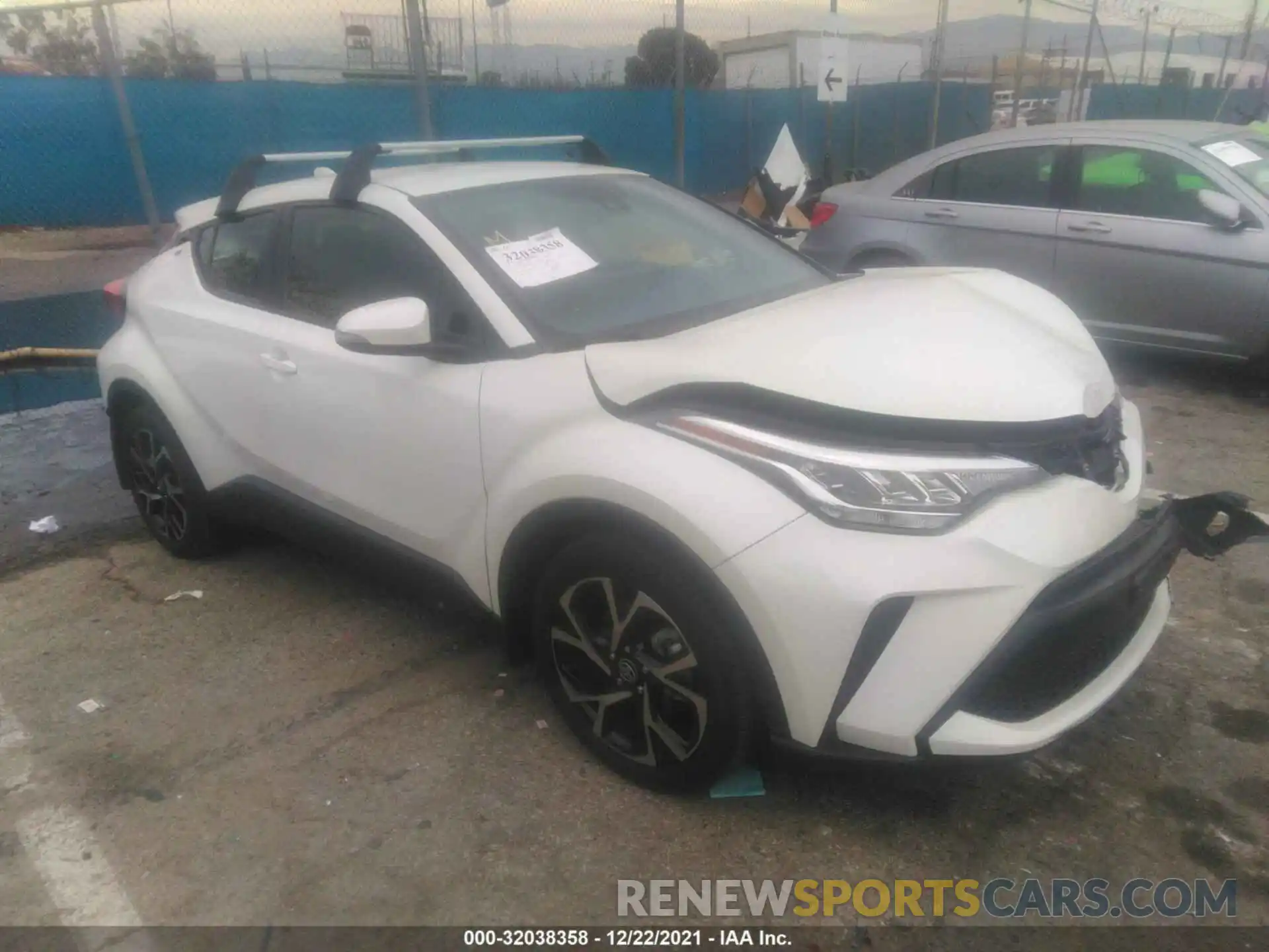 1 Photograph of a damaged car JTNKHMBX9L1082355 TOYOTA C-HR 2020