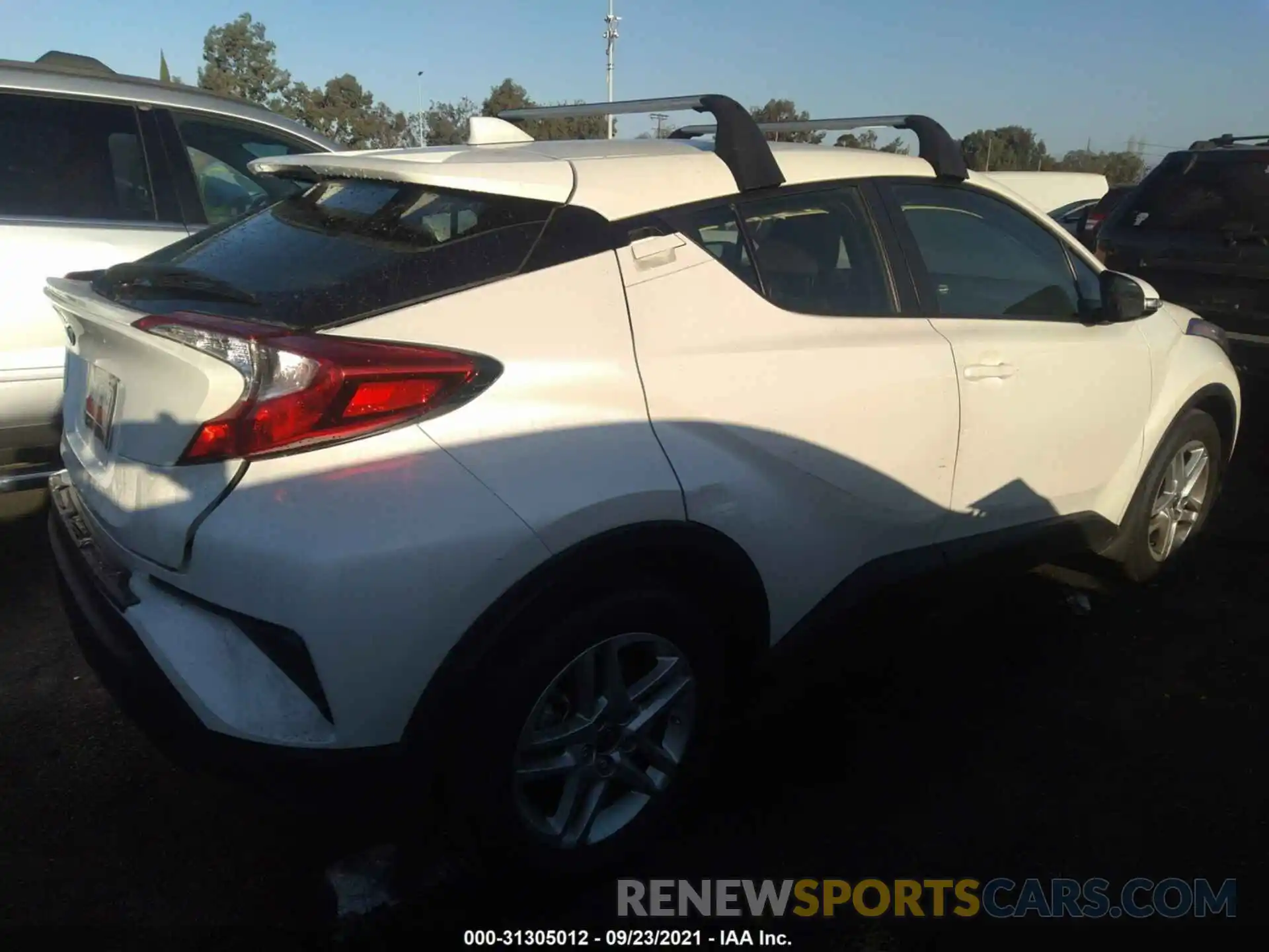 4 Photograph of a damaged car JTNKHMBX9L1086681 TOYOTA C-HR 2020